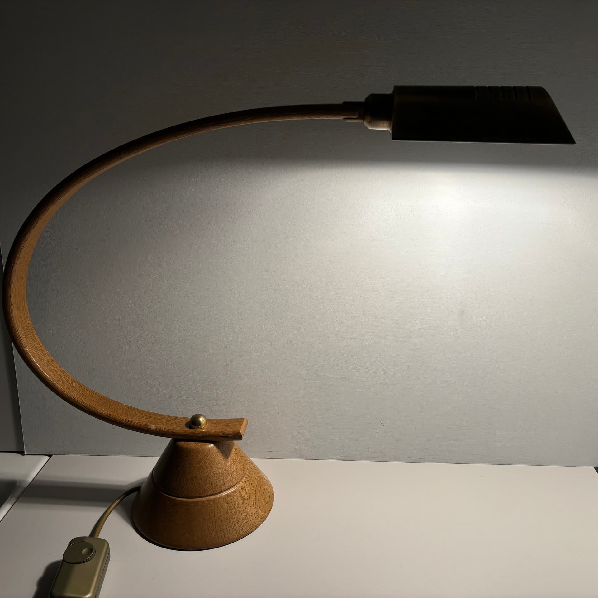 Lampa biurkowa, dąb jasny, mosiądz, Niemcy, lata 80. - 172505