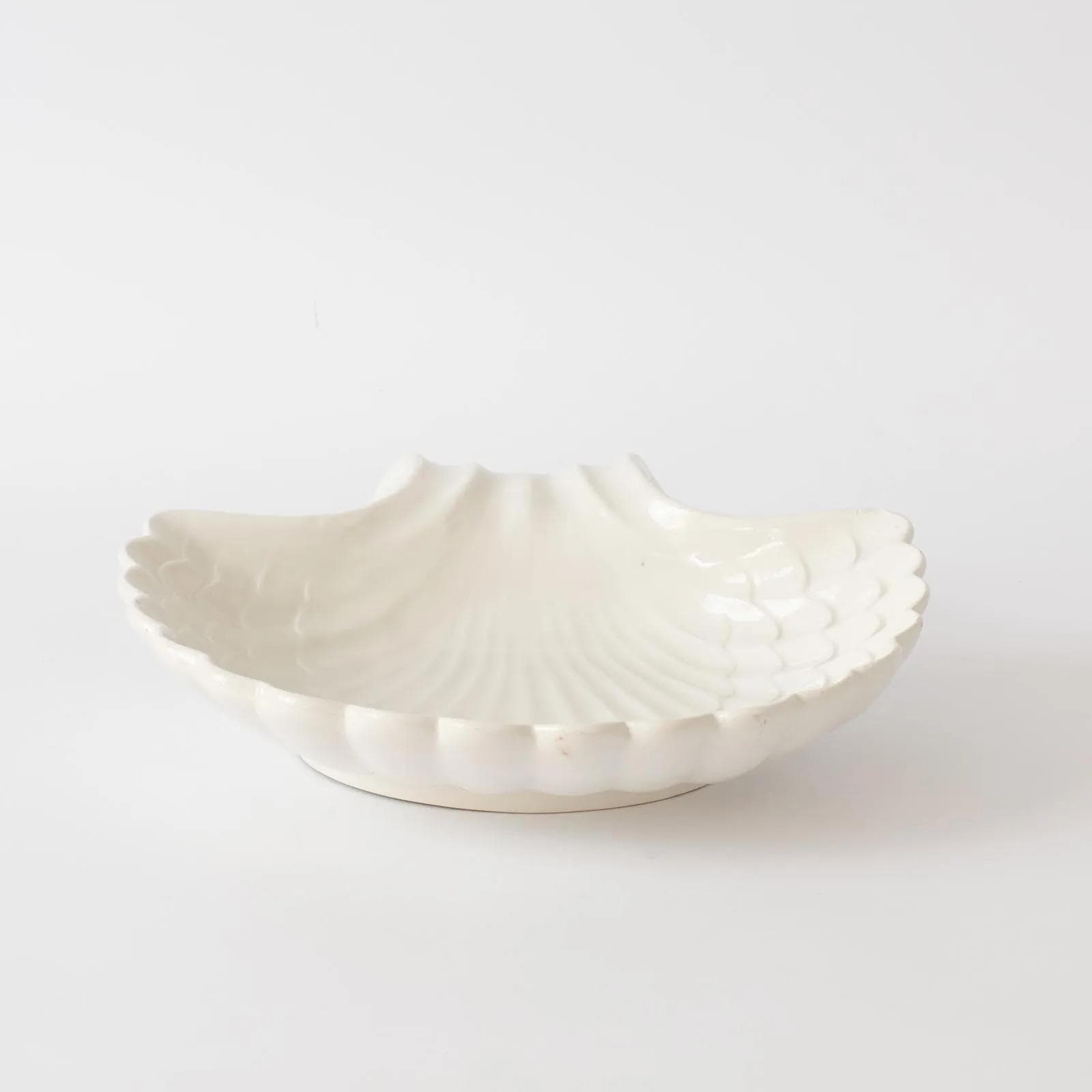Platter Shell, white faience, Italy, 1950s. - 164411