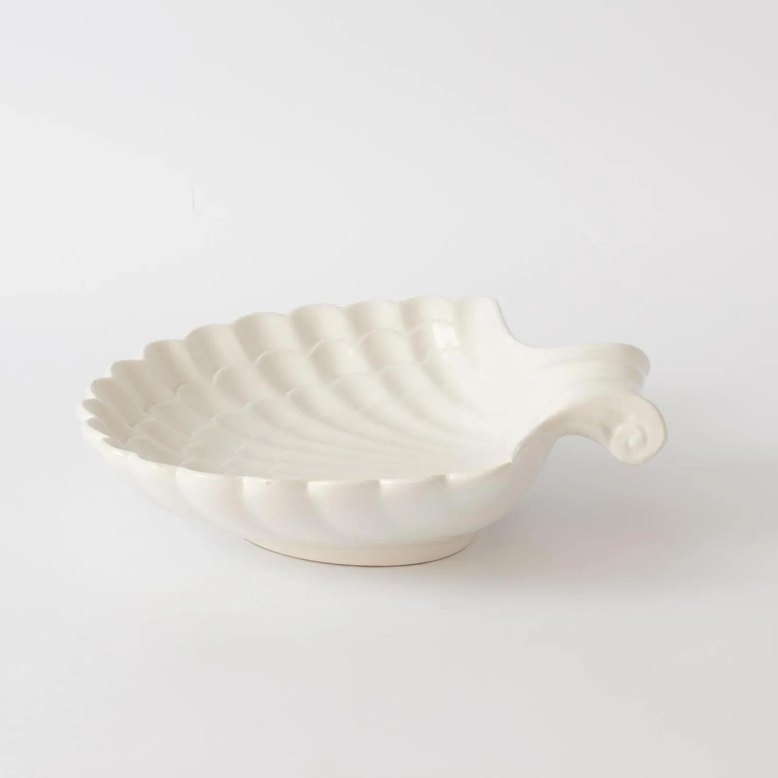Platter Shell, white faience, Italy, 1950s. - 164409