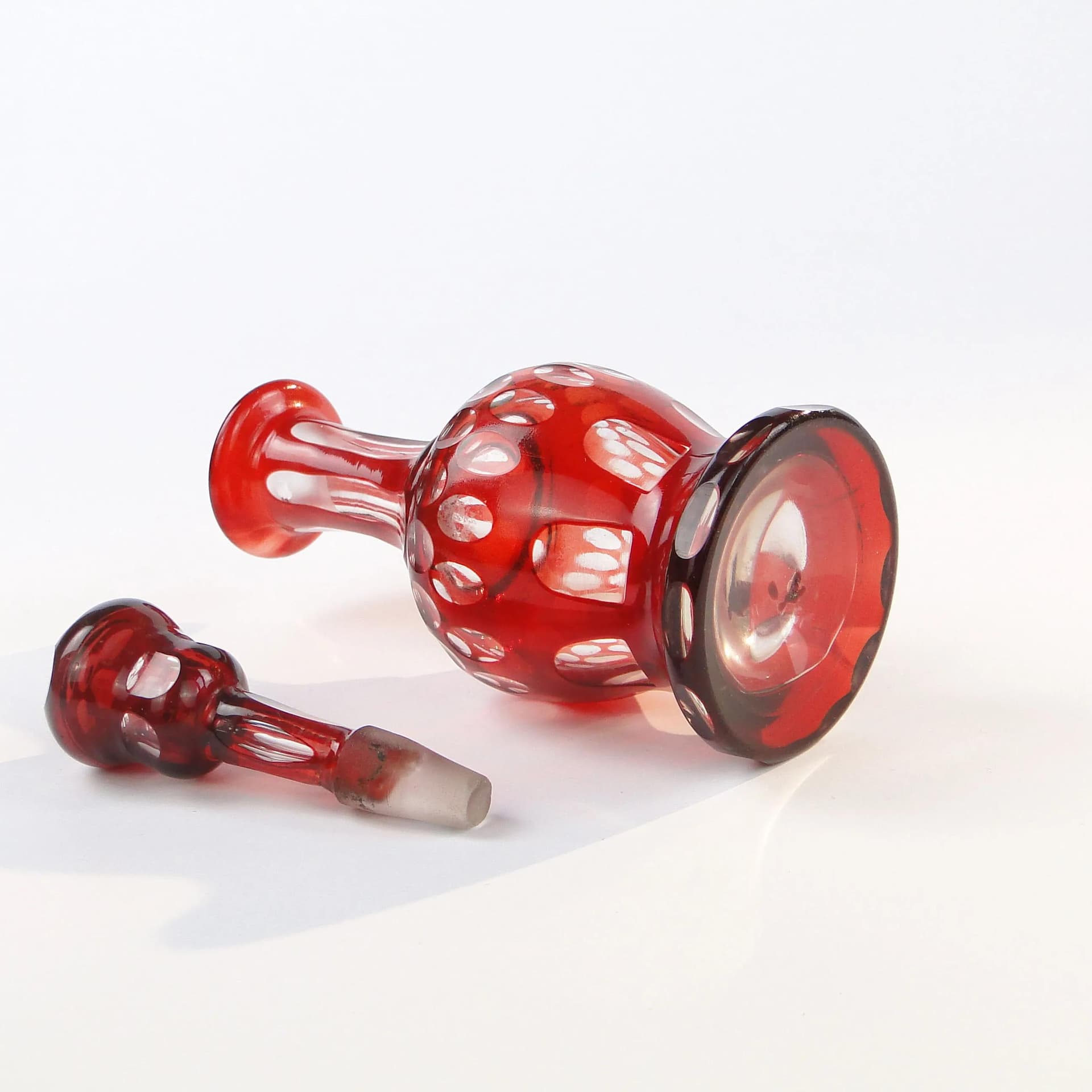 Karafka, Biedermeier, szkło rubinowe, Austria, lata 60. XIX w. - 10729