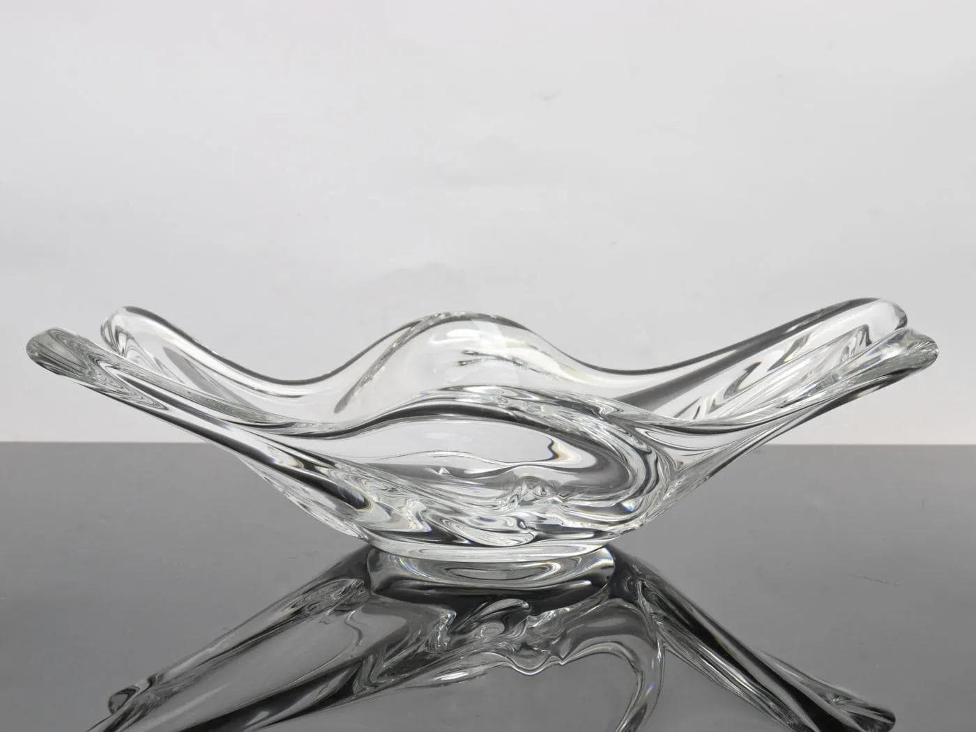 Crystal centerpiece, transparent glass, Daum, France, 1960s. - 164527