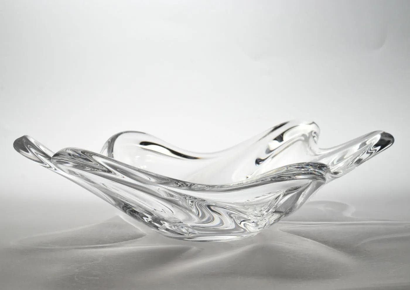 Crystal centerpiece, transparent glass, Daum, France, 1960s. - 164528
