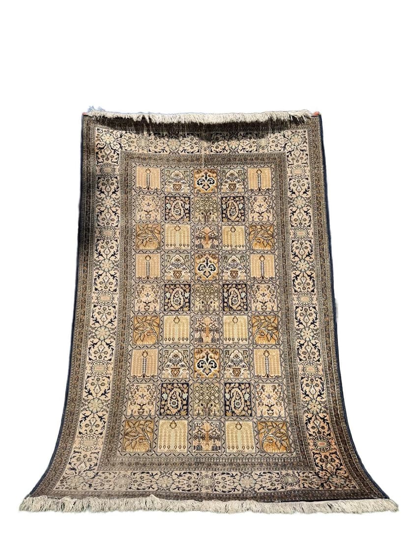 Persian Rug Ghoum/Qom 200x125 cm, ivory white silk, India, 1960s.