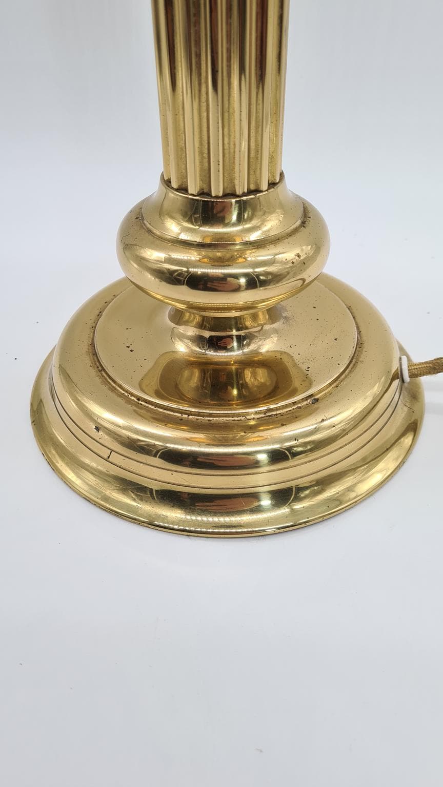 Lampa stołowa, bursztynowe szkło, mosiądz, lata 70. - 164980