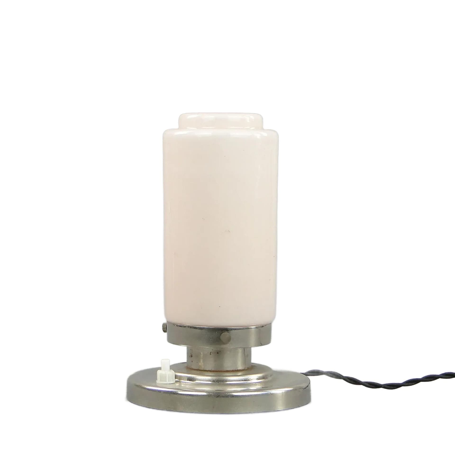 Lampa stołowa Art déco, szkło ivory white, mosiądz chromowany, Czechosłowacja, lata 20.