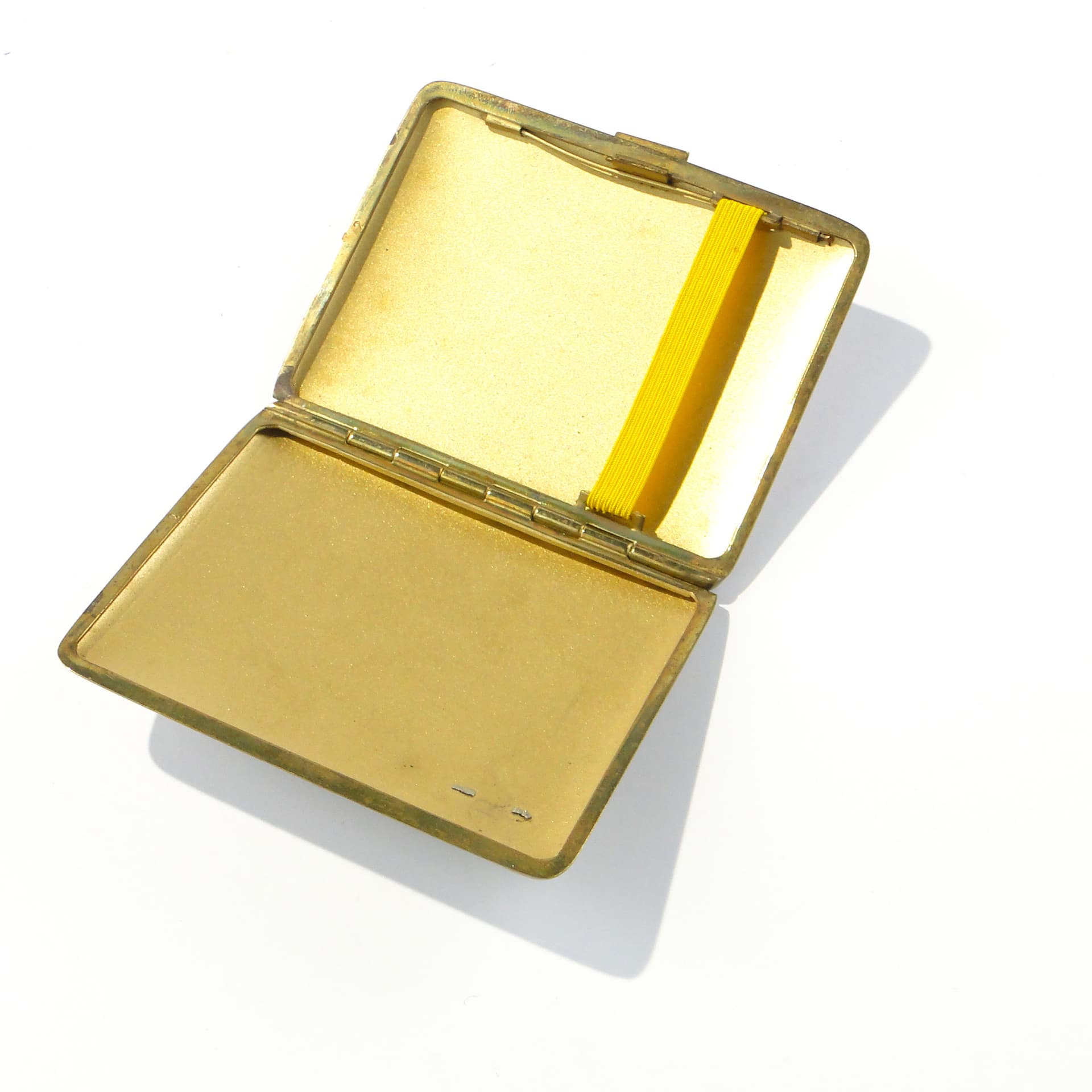 Papierośnica z monogramem ozdobiona emalią, lata 50. - 166928