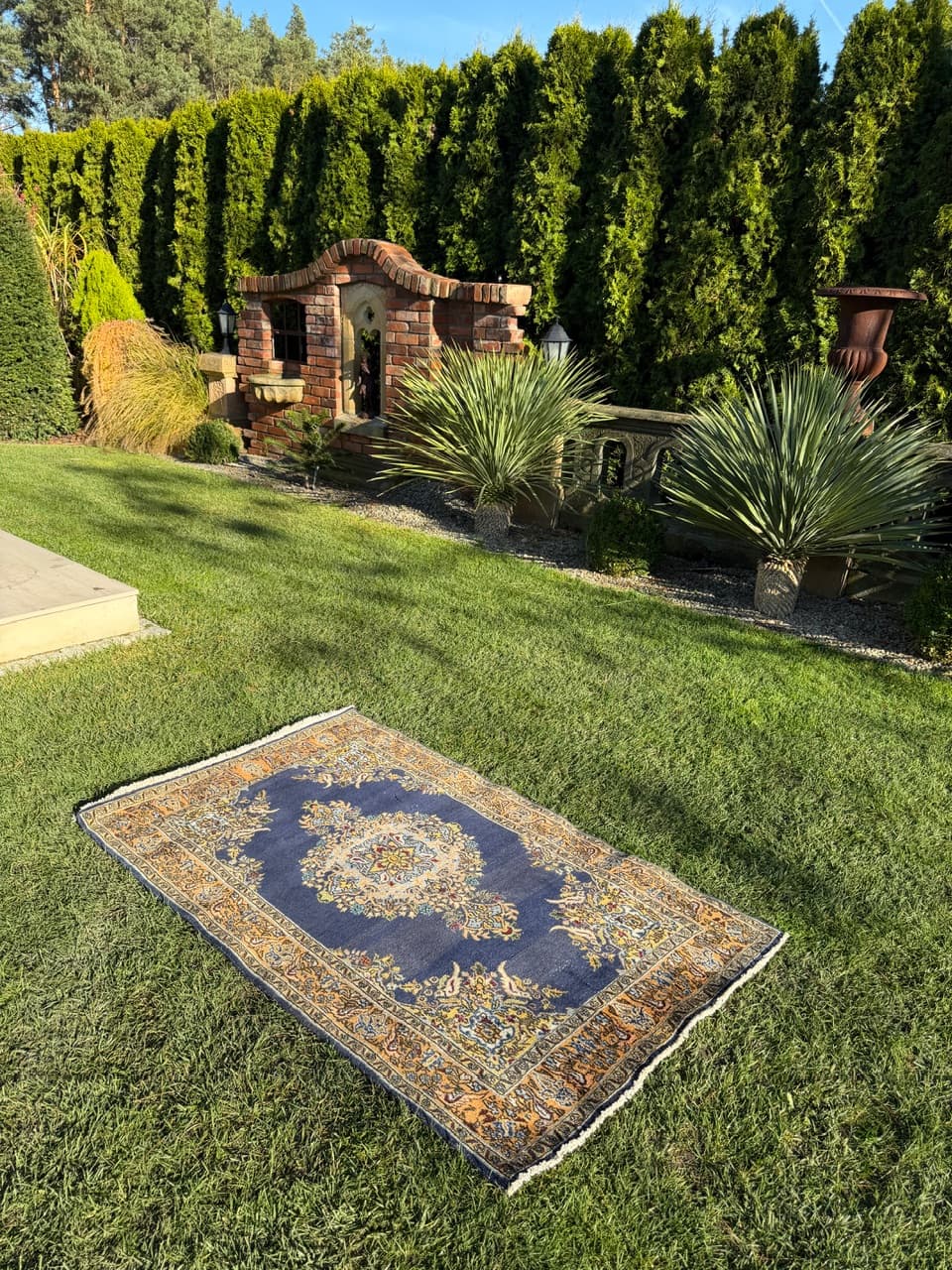 Rug Ghoum/Qom 167x106 cm, navy blue, wool, Iran, 1950s. - 167071