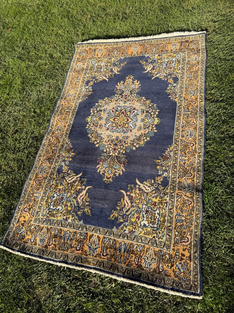 Rug Ghoum/Qom 167x106 cm, navy blue, wool, Iran, 1950s. - 167079