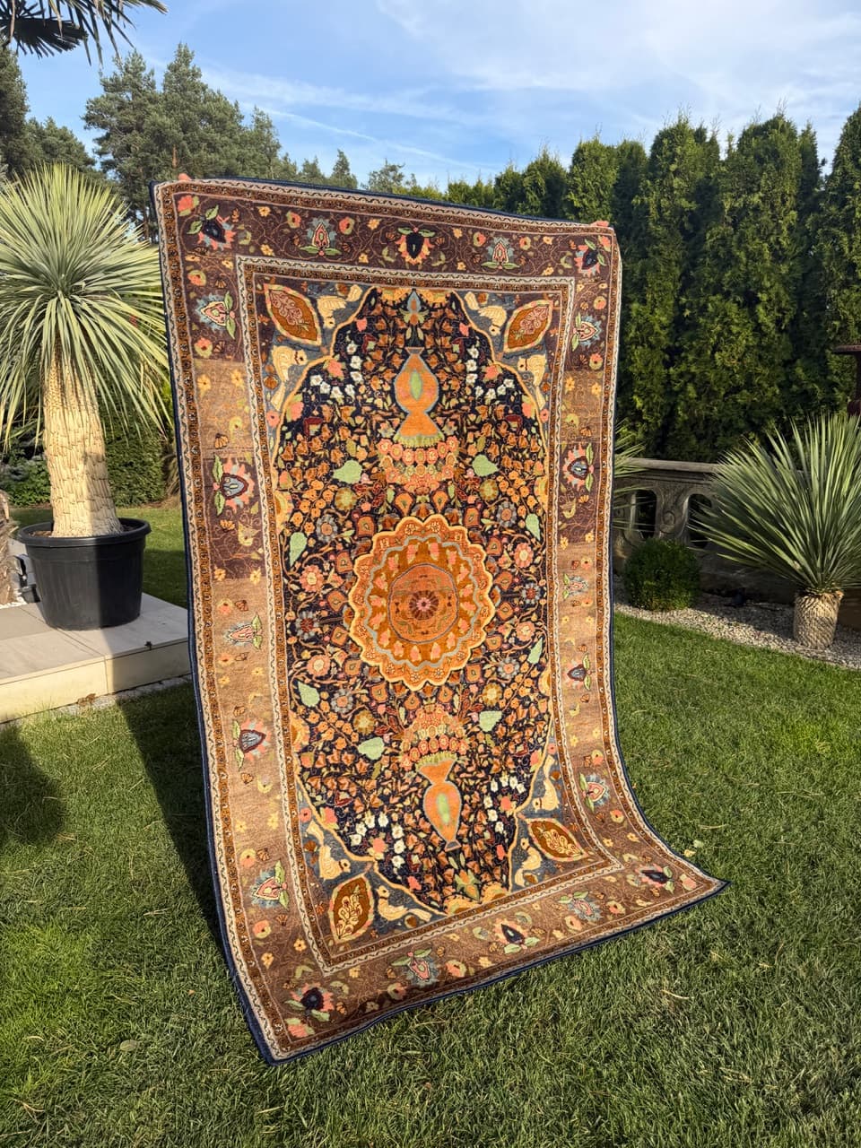 Rug Ghoum, multicolor wool, Iran, 1980s. - 167105