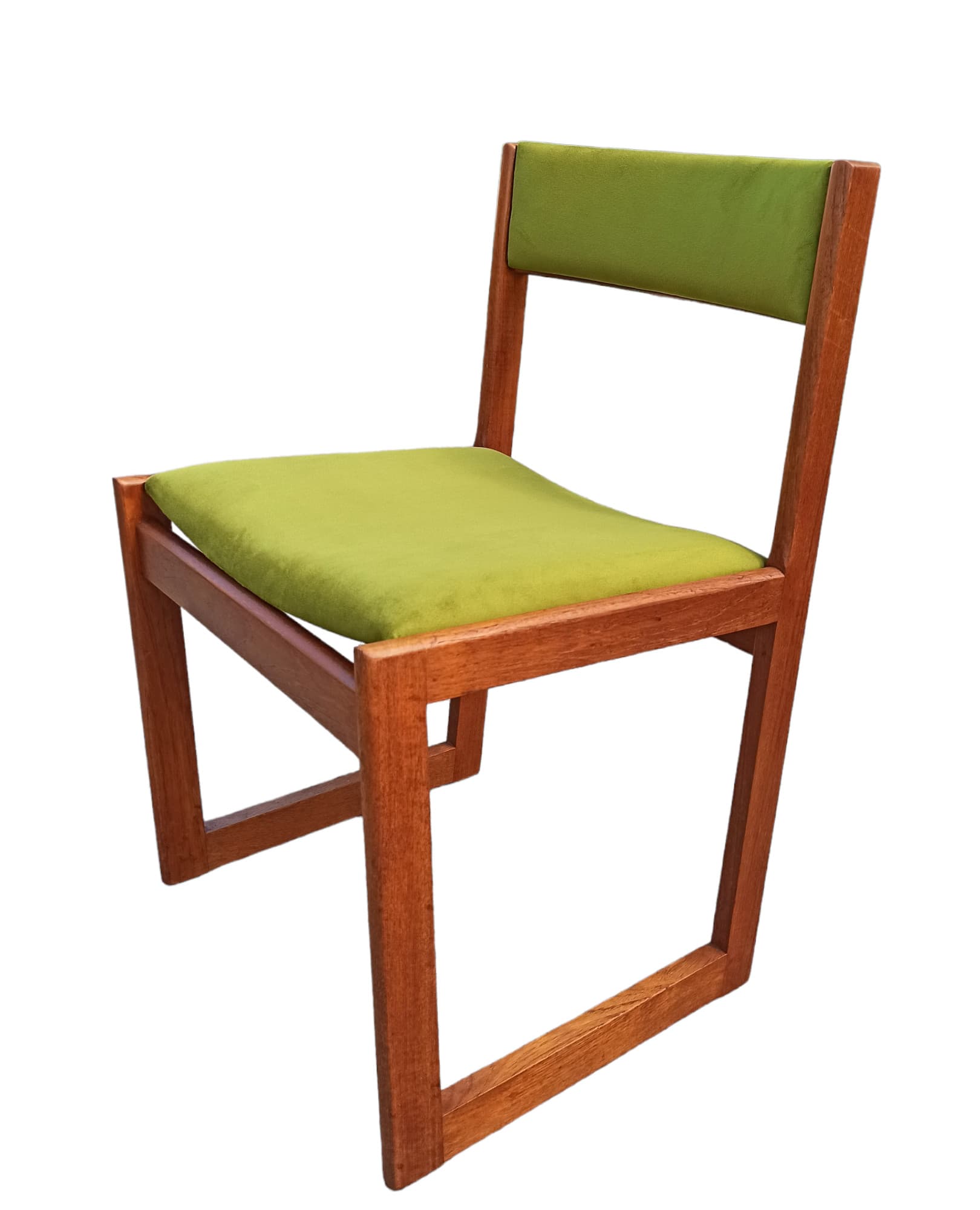 Krzesło projektowane, Skandynawski modernizm. Teak