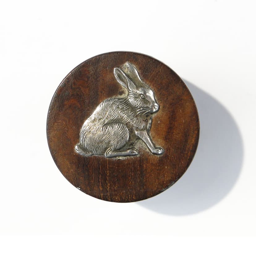 Tabakiera z zajączkiem lata 60.