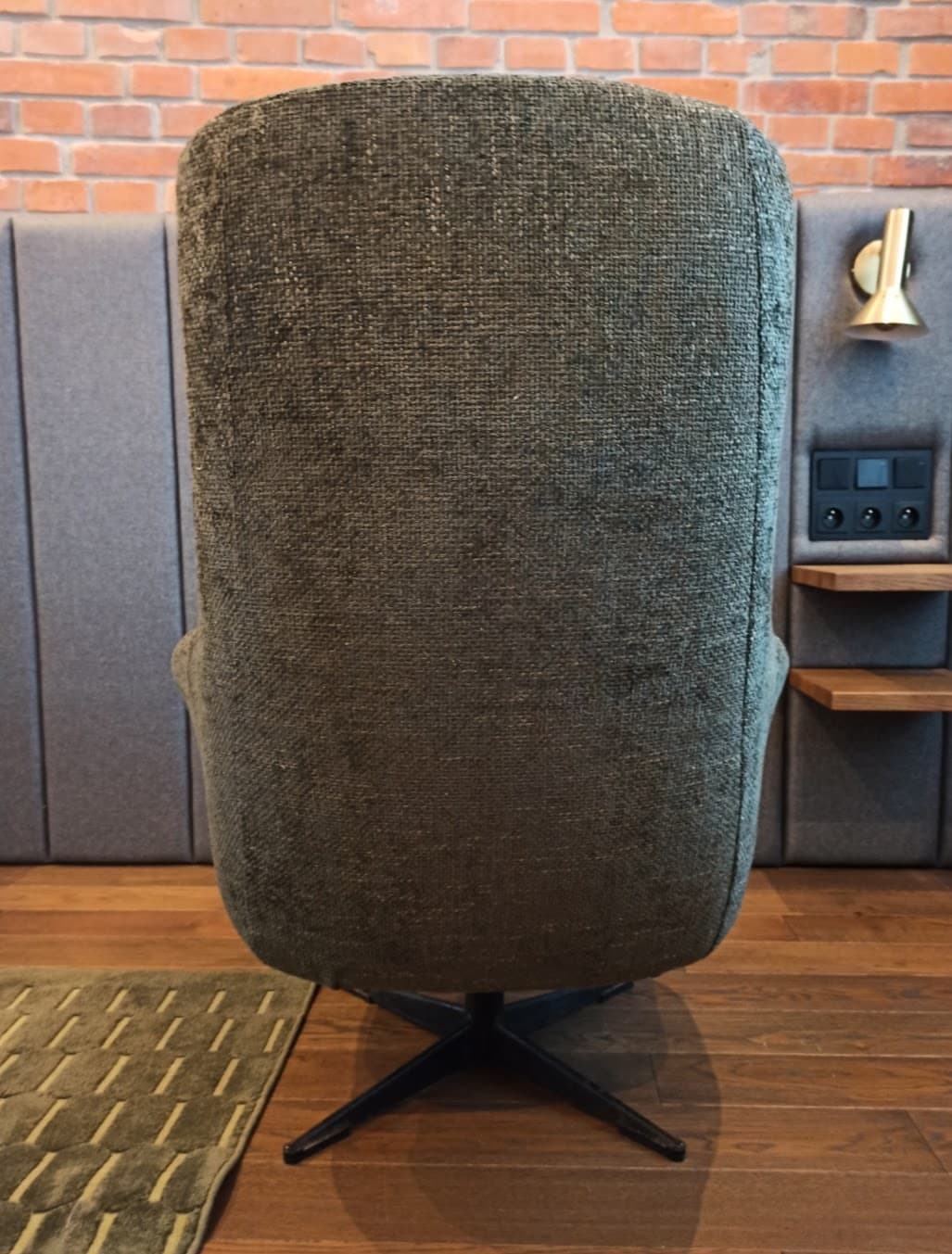 Fotel obrotowy w typie Egg Chair, model WEGA F 015, Polska, lata 70. XX w. - 167190