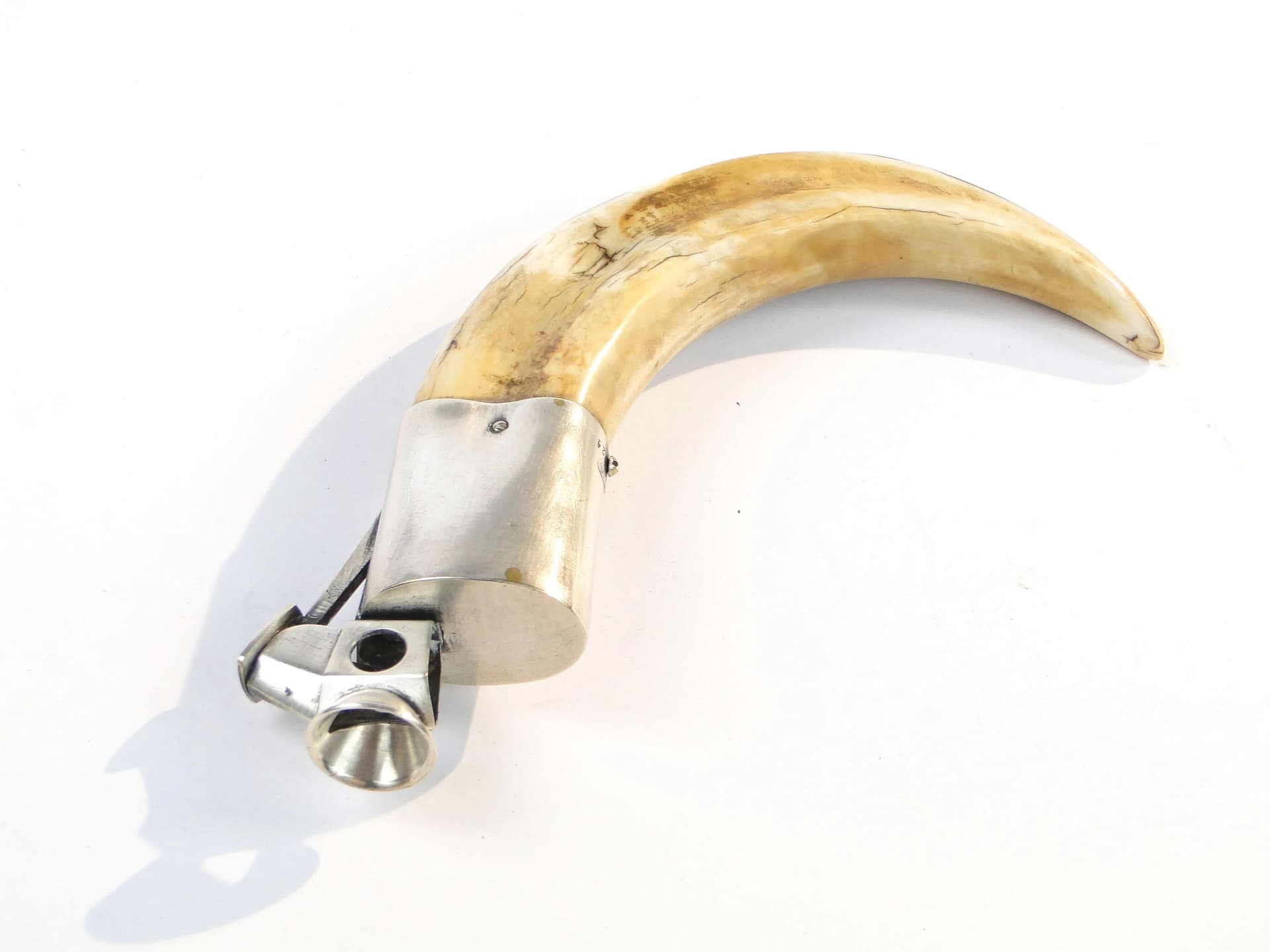 Myśliwska gilotyna do cygar z kła gudźca, mosiężno-srebrna, Europa Zachodnia, lata 50. - 10828