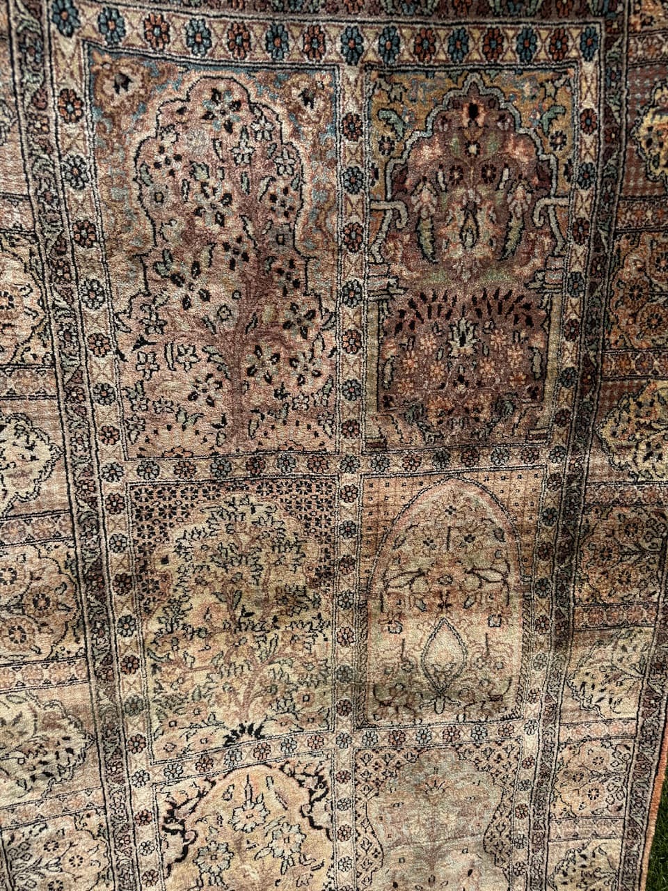 Rug Ghoum, beige silk, India - 167316