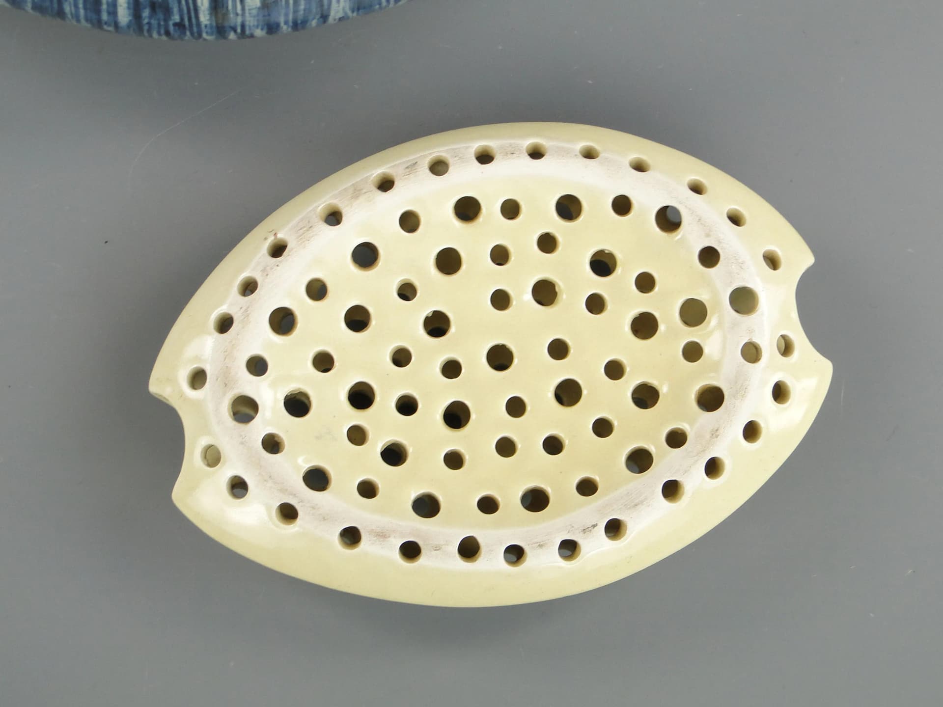 Ikebana, model 494, white faience, by W. Płażewski, Włocławek, Poland, 1960s. - 10804