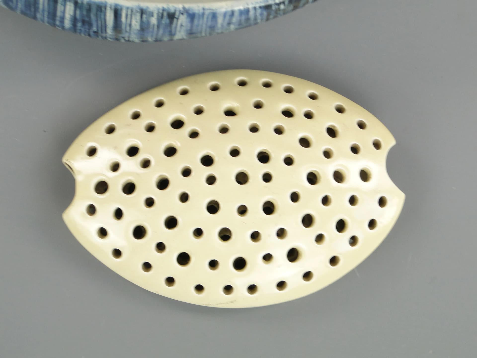 Ikebana, model 494, white faience, by W. Płażewski, Włocławek, Poland, 1960s. - 10803