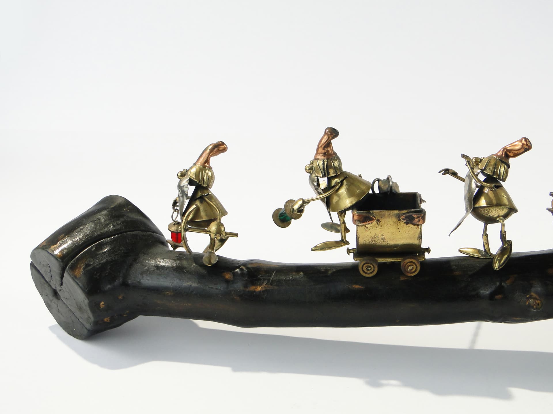 Rzeźba 'baśń o królewnie i krasnoludkach' A. M. Nowakowscy, Warszawa l. 60. - 167642