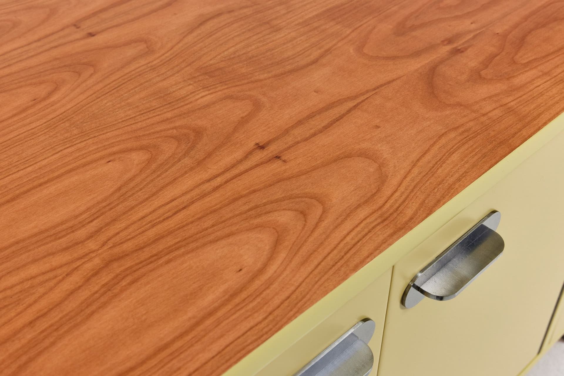 Komoda, pastelowy żółty, drewno lakierowane, stal czarna, Niemcy, lata 60. - 167925
