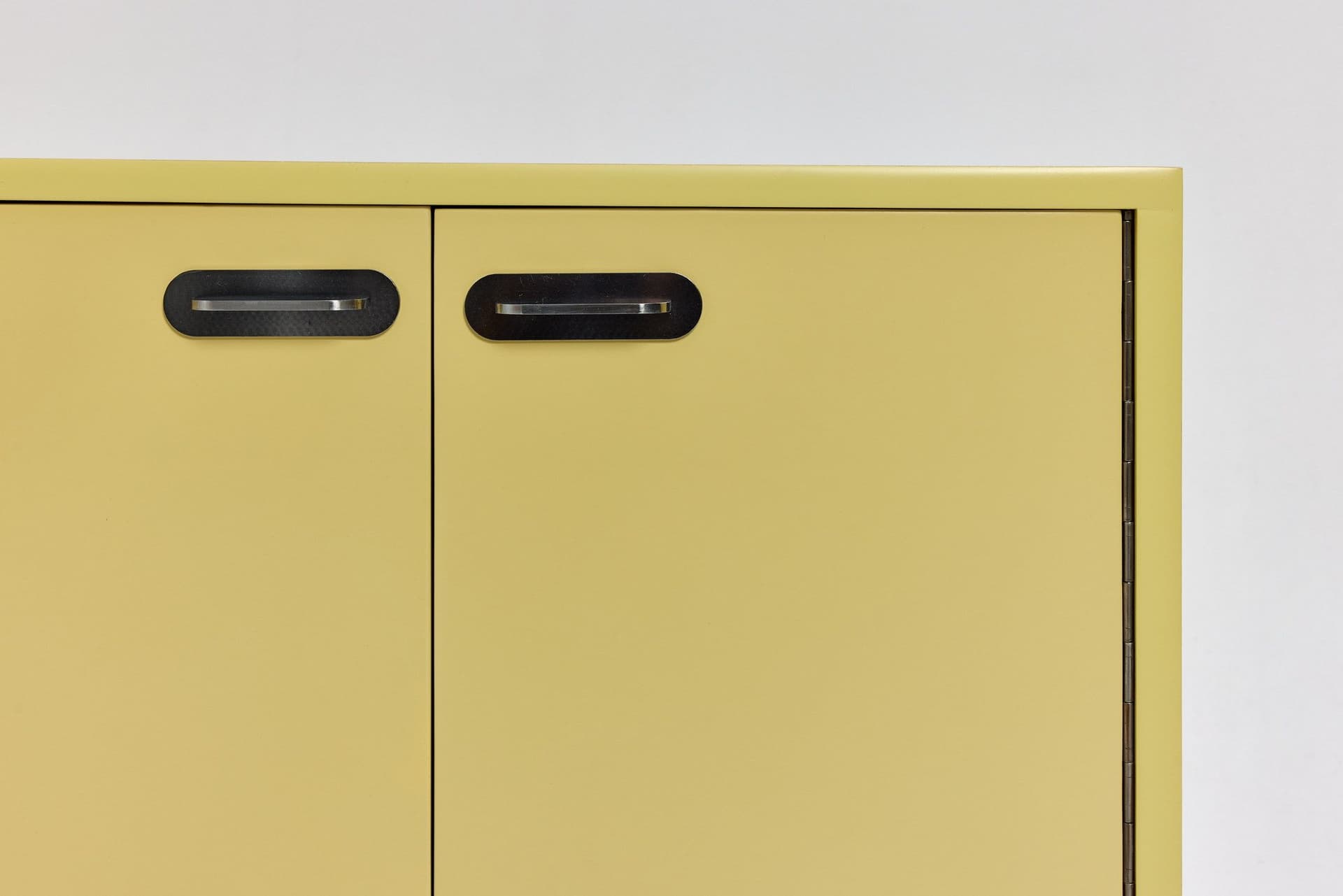 Komoda, pastelowy żółty, drewno lakierowane, stal czarna, Niemcy, lata 60. - 167927