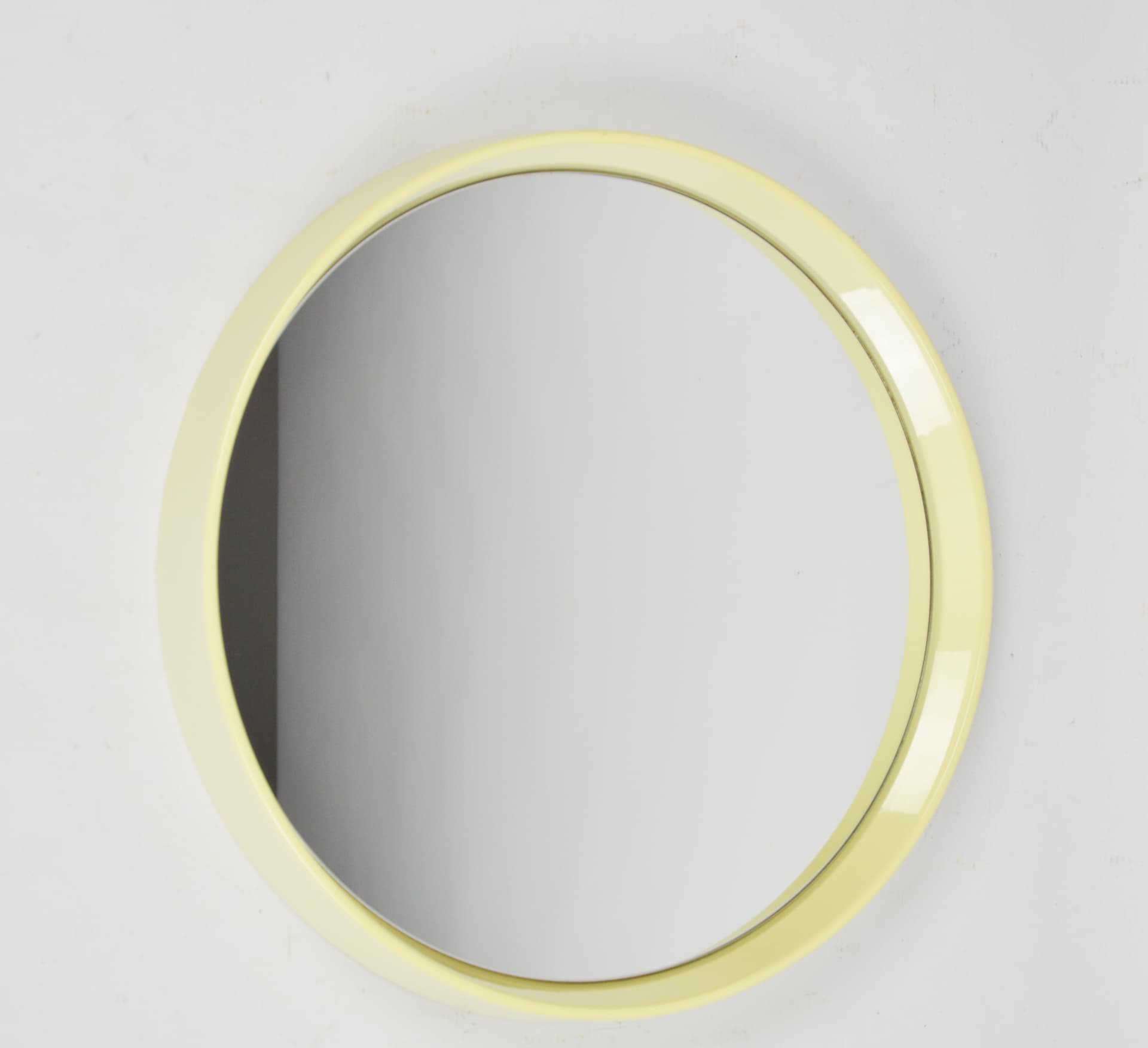 Okrągłe lustro w głębokiej ramie, lata 70 - 167980