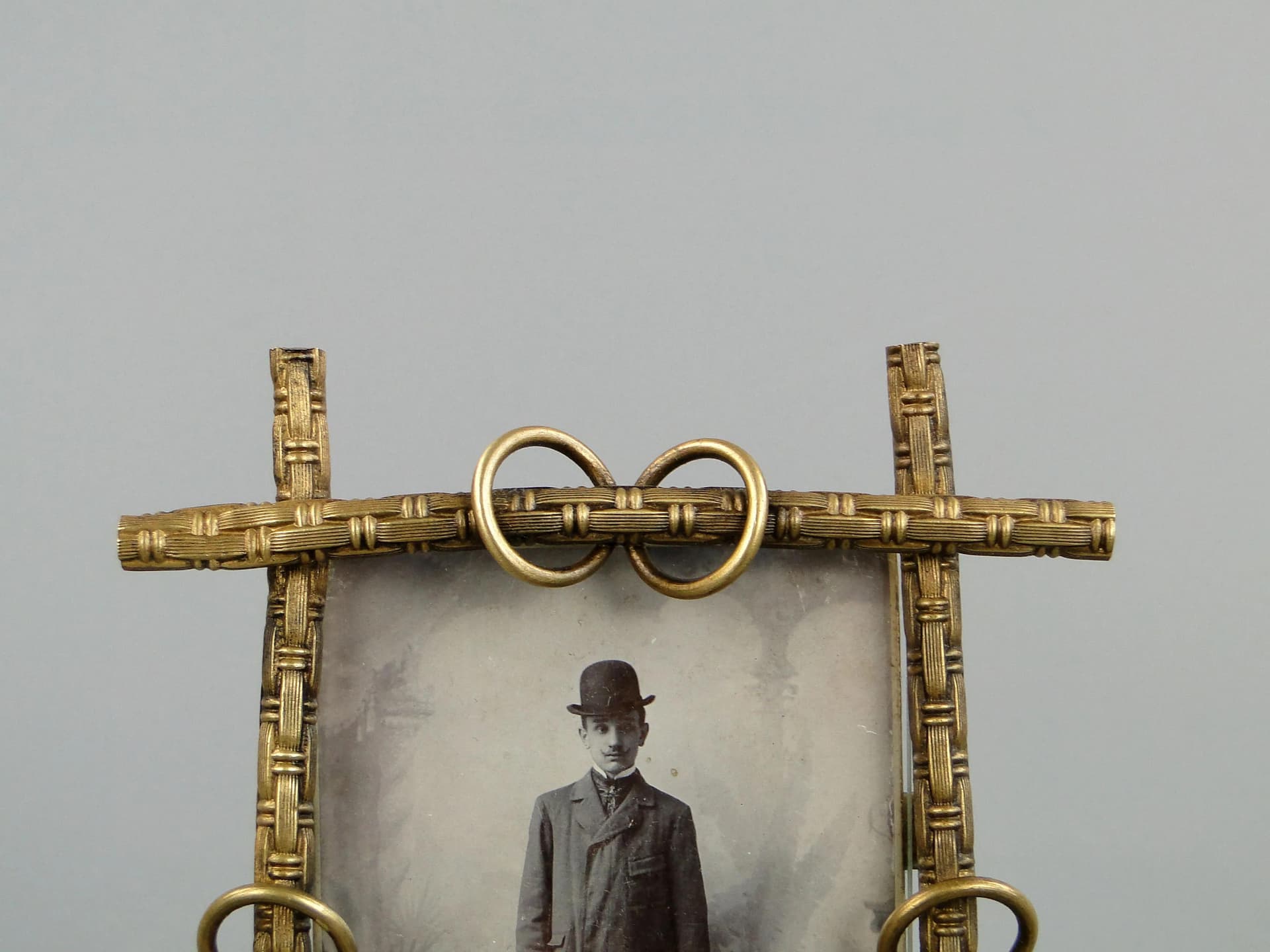 Photo frame, Art Nouveau, gilded brass golden, Austria-Hungary, early 20th c. - 10938