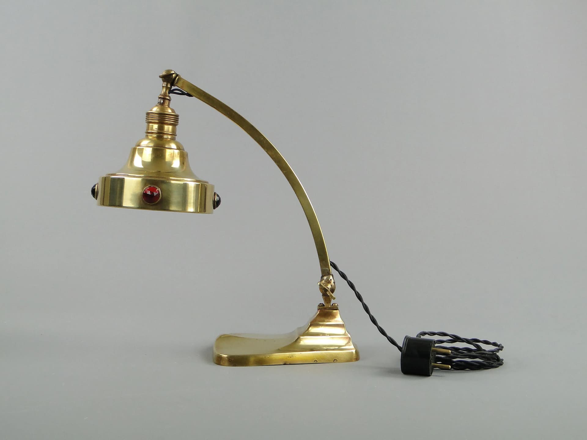 Lampa biurkowa secesyjna, złocista, mosiądz, Szwecja, lata 10. - 10923