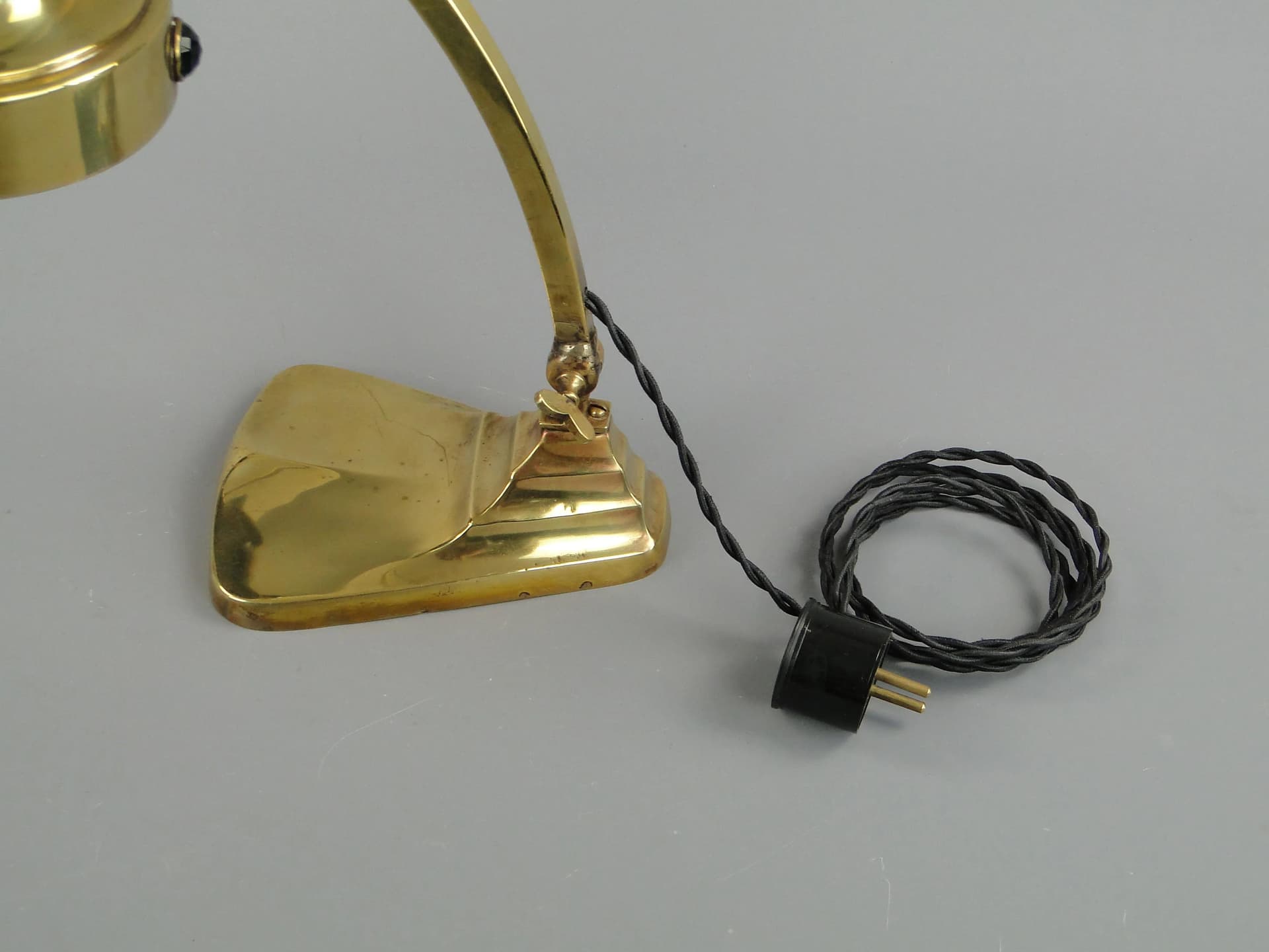 Lampa biurkowa secesyjna, złocista, mosiądz, Szwecja, lata 10. - 10924