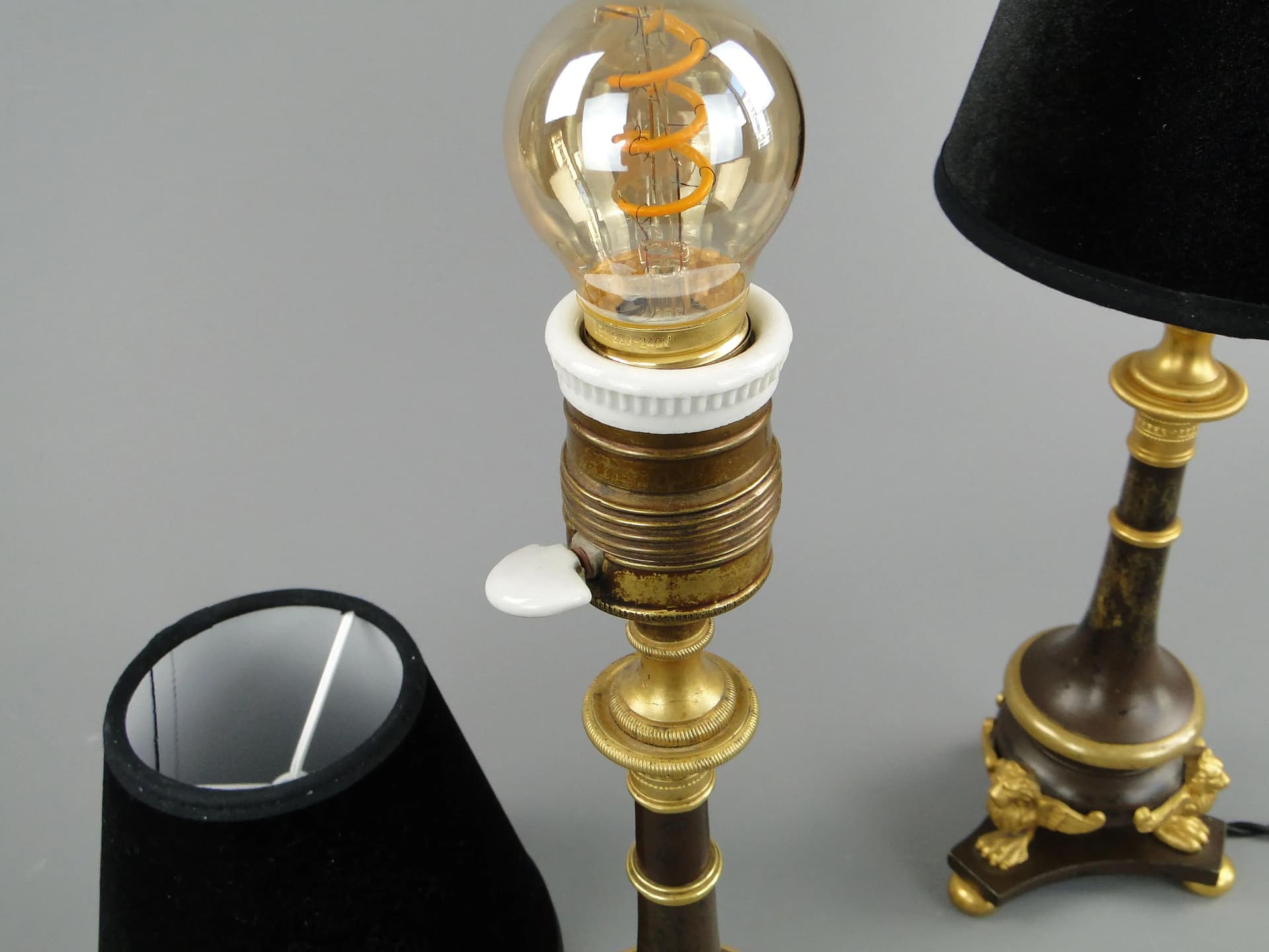 Pair of Empire Table Lamps, patinated dark brown bronze, gilt, Poland, 19th c. - 10921