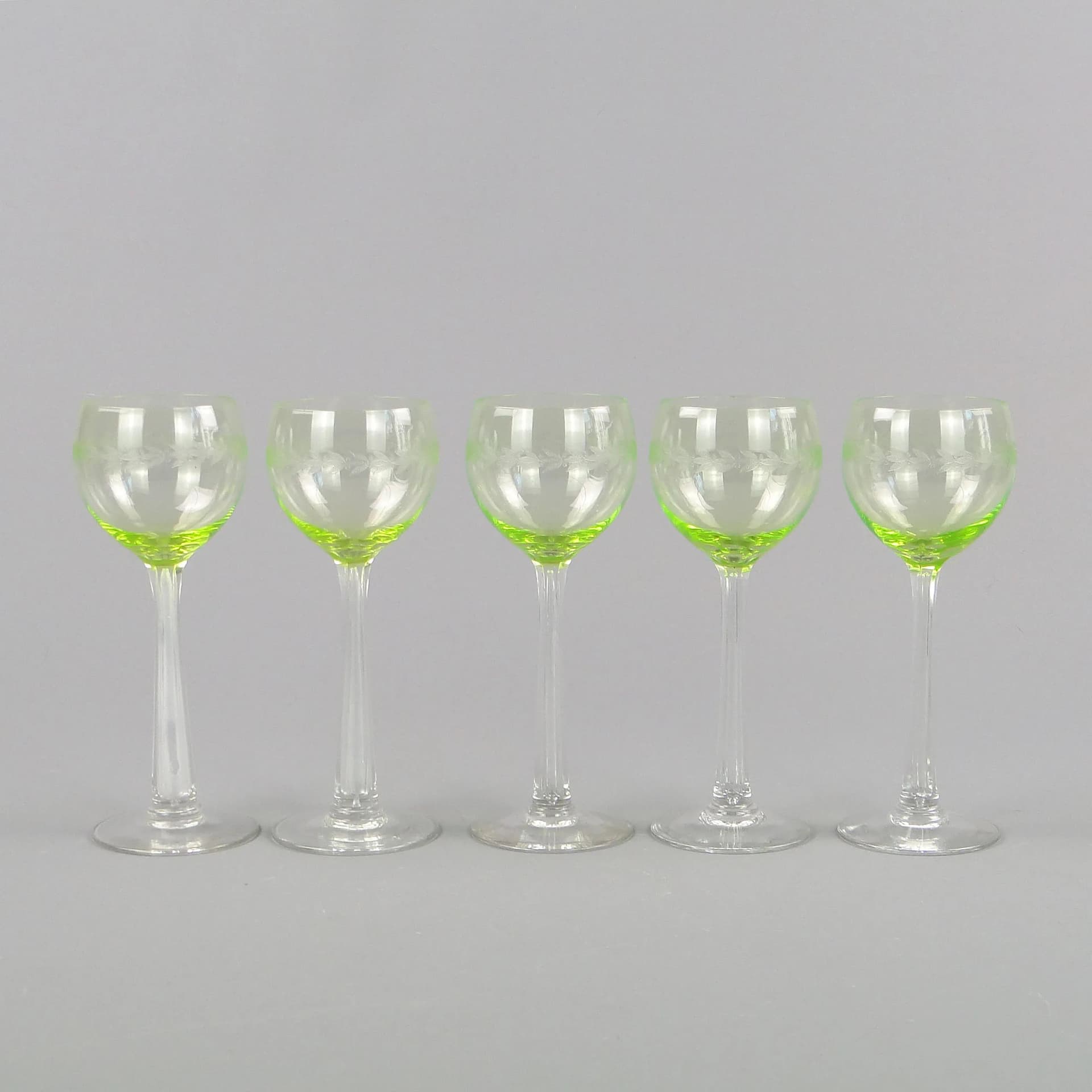 Zestaw pięciu kielichów secesyjnych, szkło uranowe, szkło kryształowe, Huta Józefina, Polska, początek XX w. - 10883