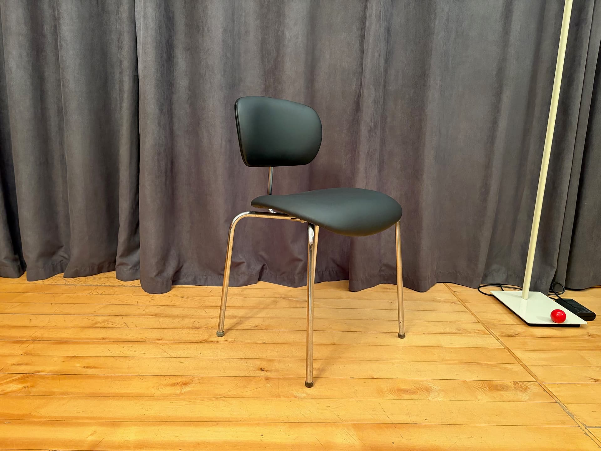 Chair SE 68, black artificial leather, chrome steel, by E. Eiermann, Wilde + Spieth, Germany, 1960s. - 168216