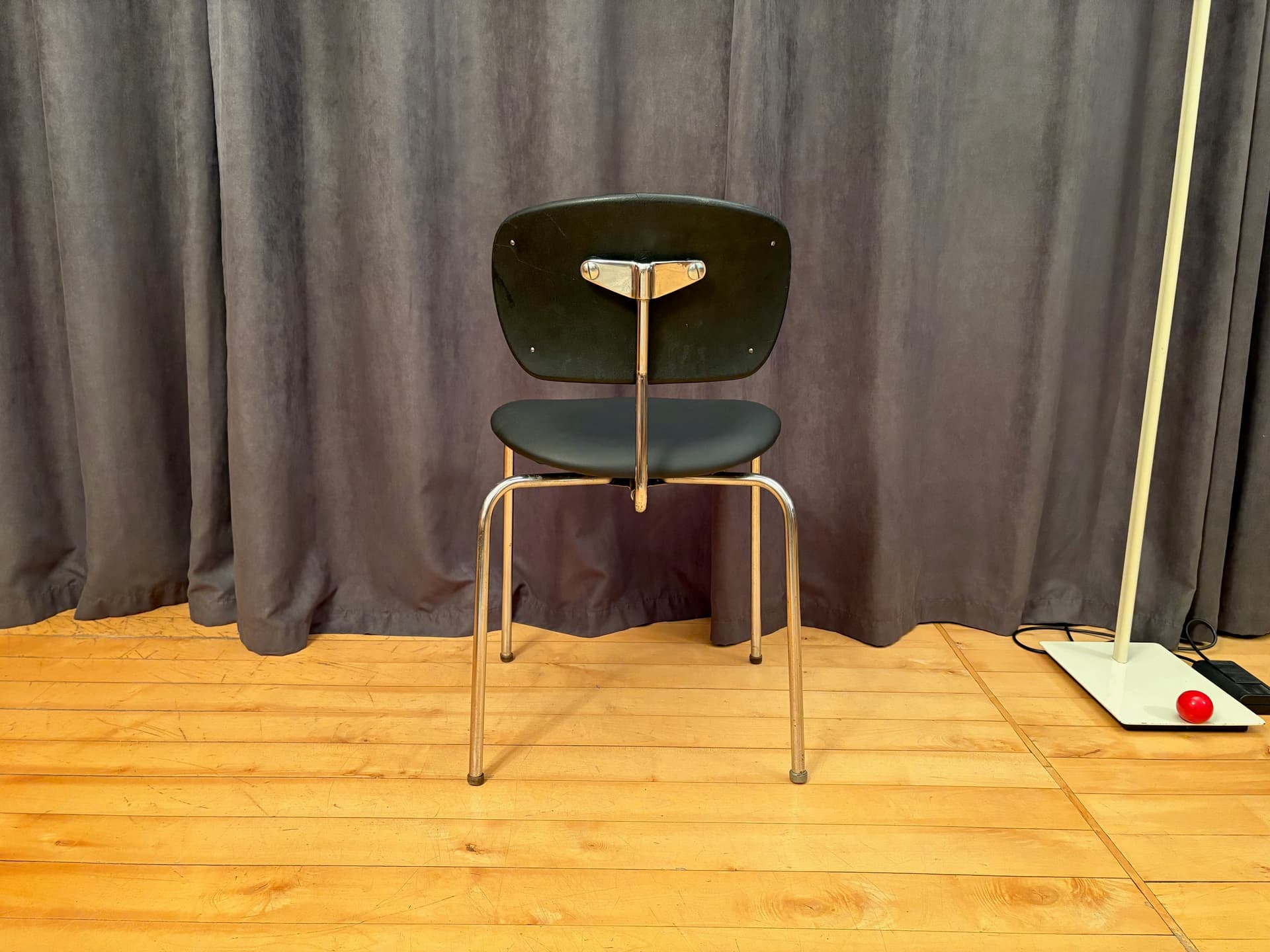 Chair SE 68, black artificial leather, chrome steel, by E. Eiermann, Wilde + Spieth, Germany, 1960s. - 168218