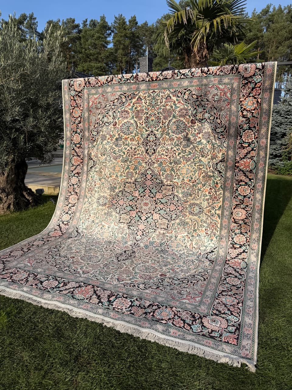 Rug Ghoum, 380x270 cm, ivory, silk, India - 168293