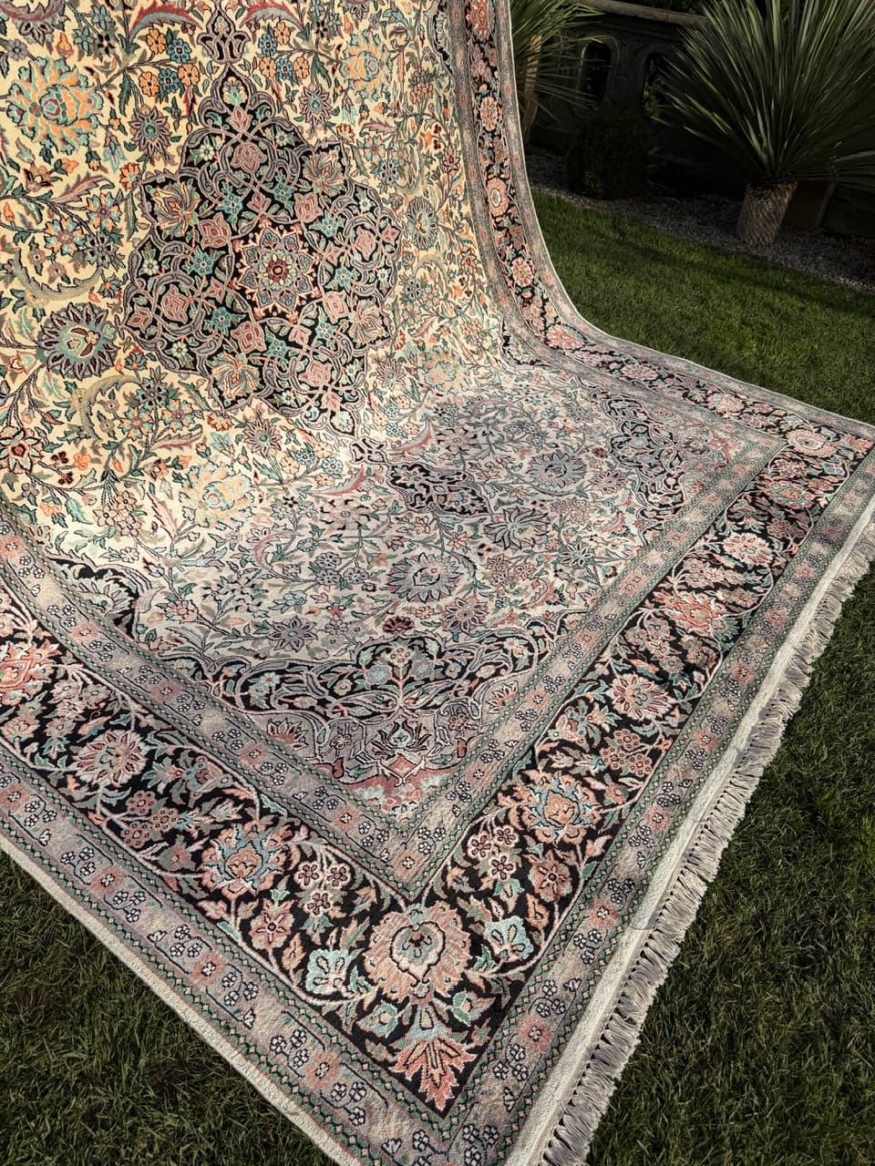 Rug Ghoum, 380x270 cm, ivory, silk, India - 168301