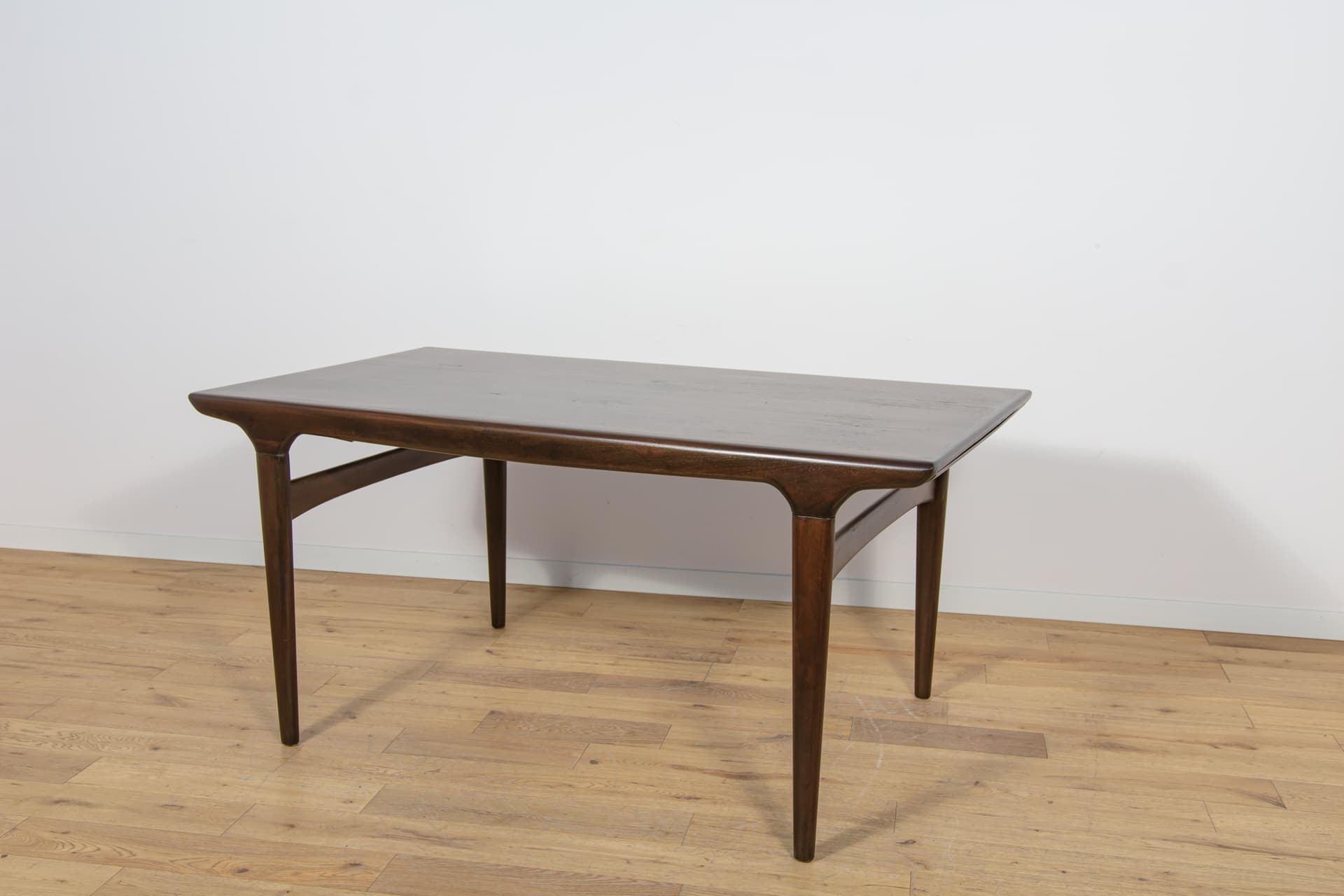 Stół rozkładany, teak brązowy ciemny, proj. J. Andersen, Uldum Møbelfabrik, Dania, lata 60. - 168363