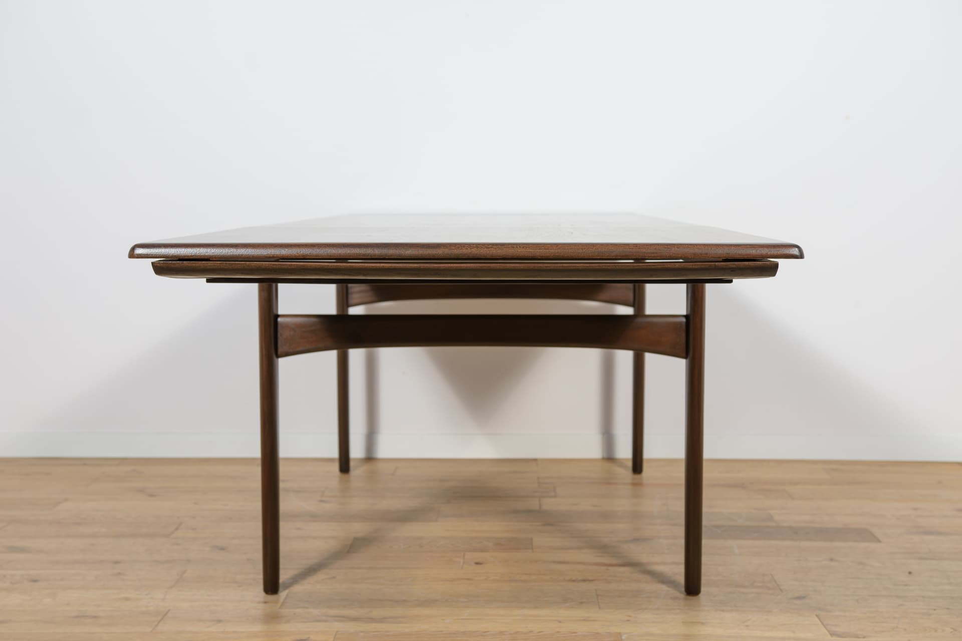 Stół rozkładany, teak brązowy ciemny, proj. J. Andersen, Uldum Møbelfabrik, Dania, lata 60. - 168372