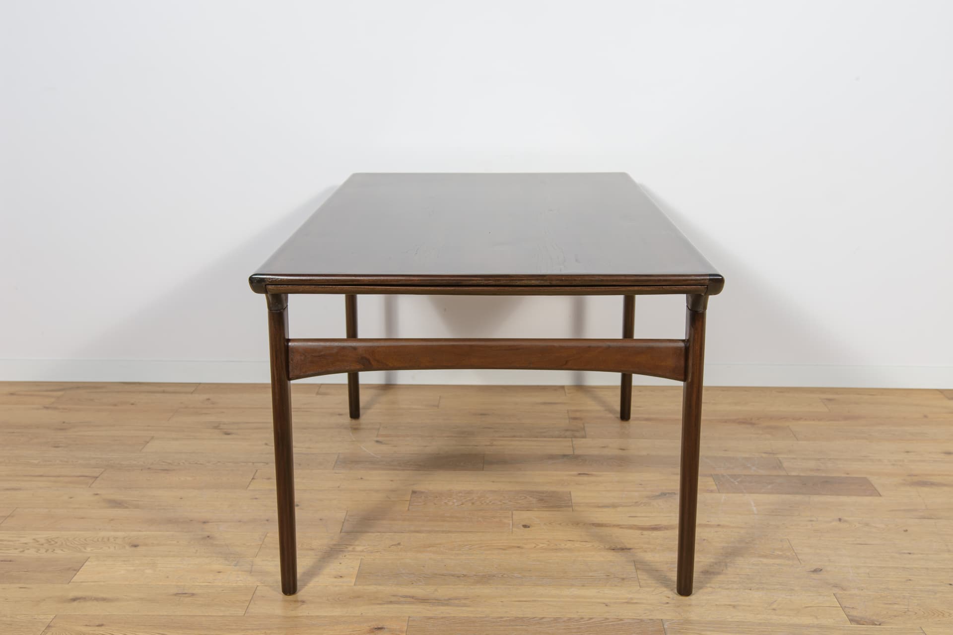 Stół rozkładany, teak brązowy ciemny, proj. J. Andersen, Uldum Møbelfabrik, Dania, lata 60. - 168366