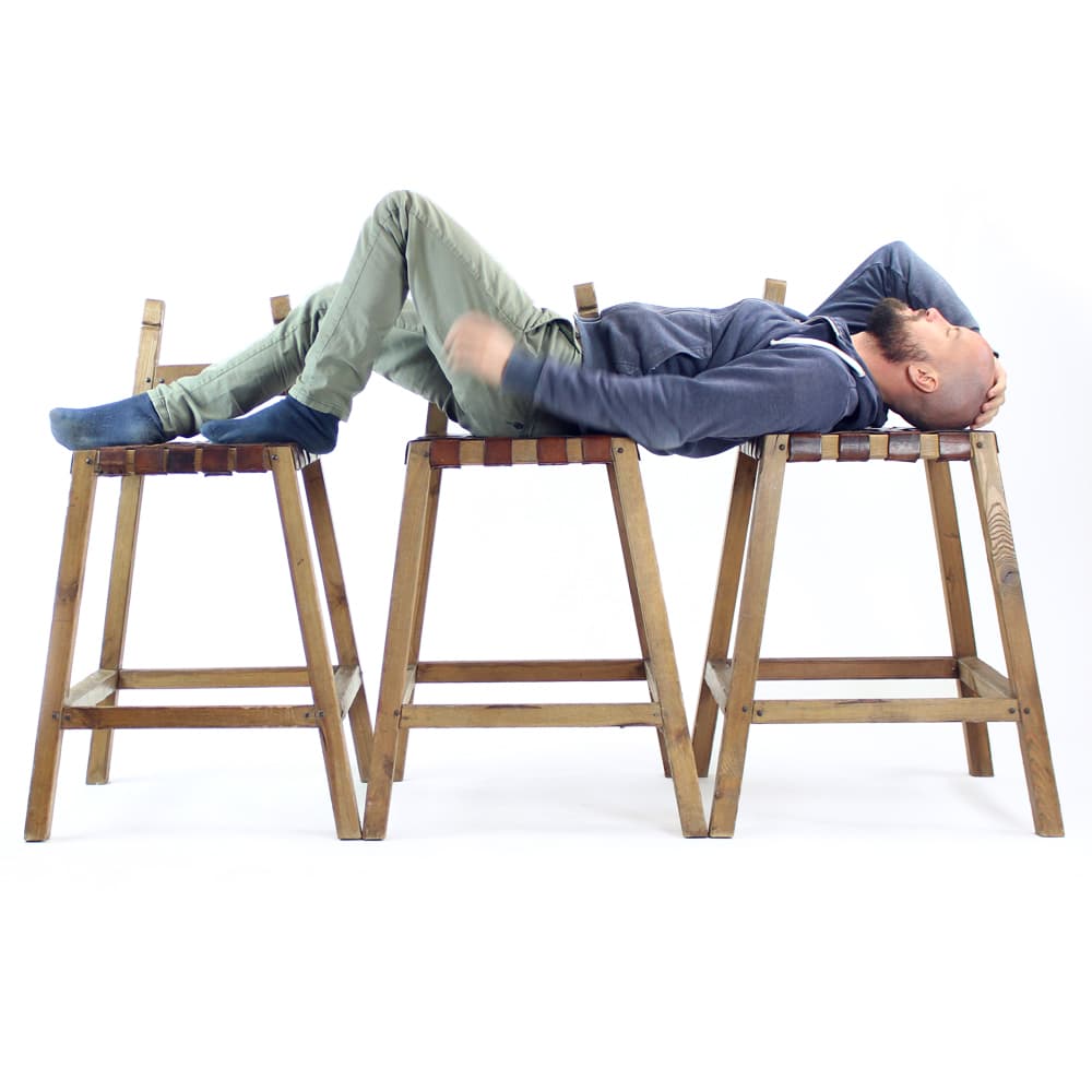 Stołek barowy, dąb jasnobrązowy, skóra rdzawobrązowa, Czechosłowacja, lata 50. - 168747