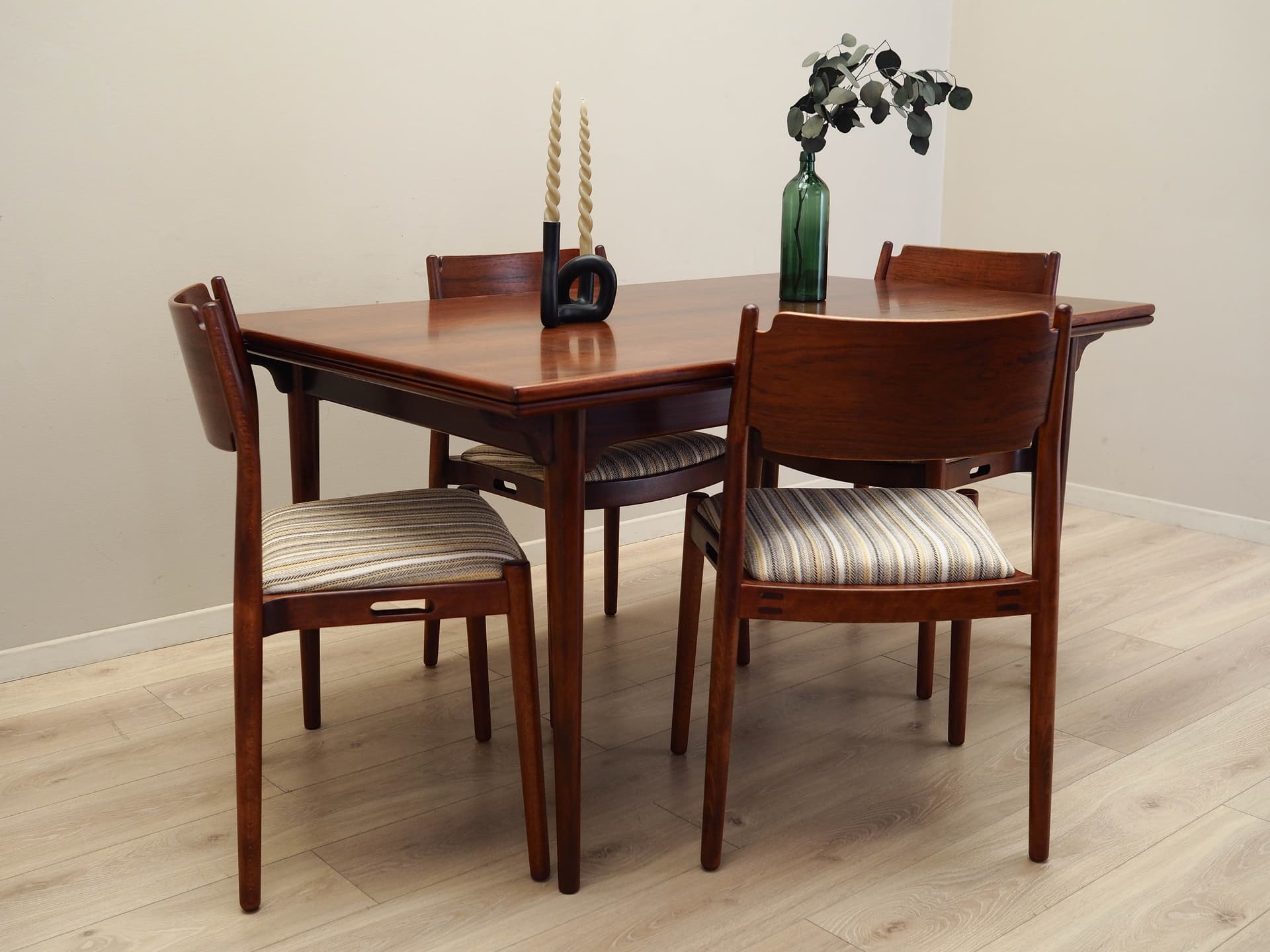 komplet czterech krzeseł, teak, mahoń brąz jasny, tkanina beżowa, Dania, lata 70. - 168828