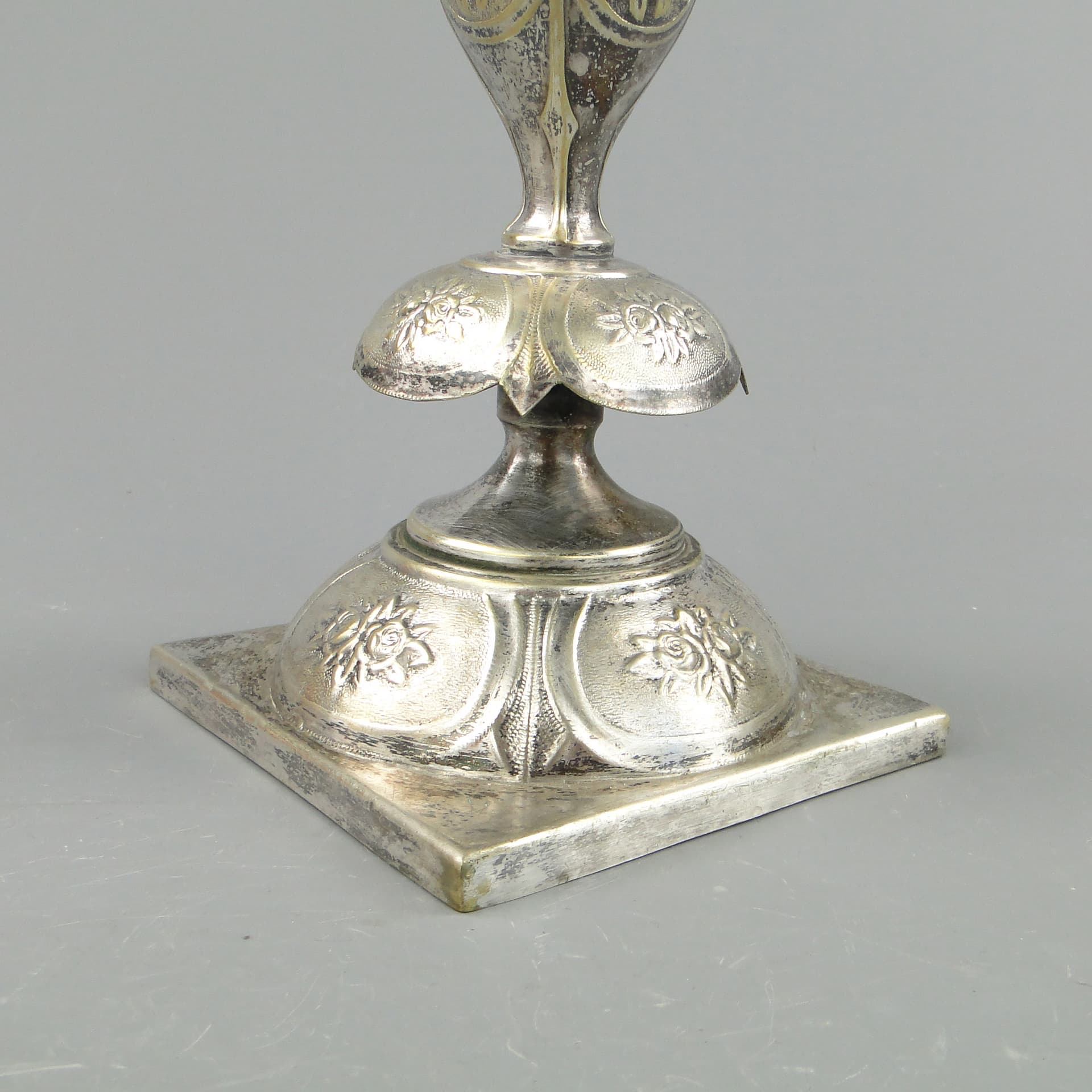 Świecznik stołowy, neoklasyczny, mosiądz srebrzony, Fraget, Polska, XIX w. - 169044