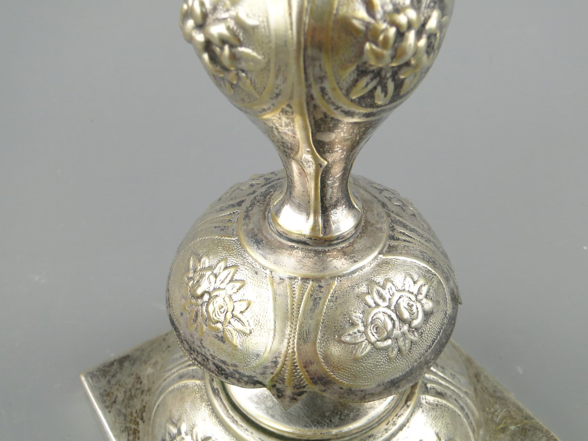 Świecznik stołowy, neoklasyczny, mosiądz srebrzony, Fraget, Polska, XIX w. - 169039