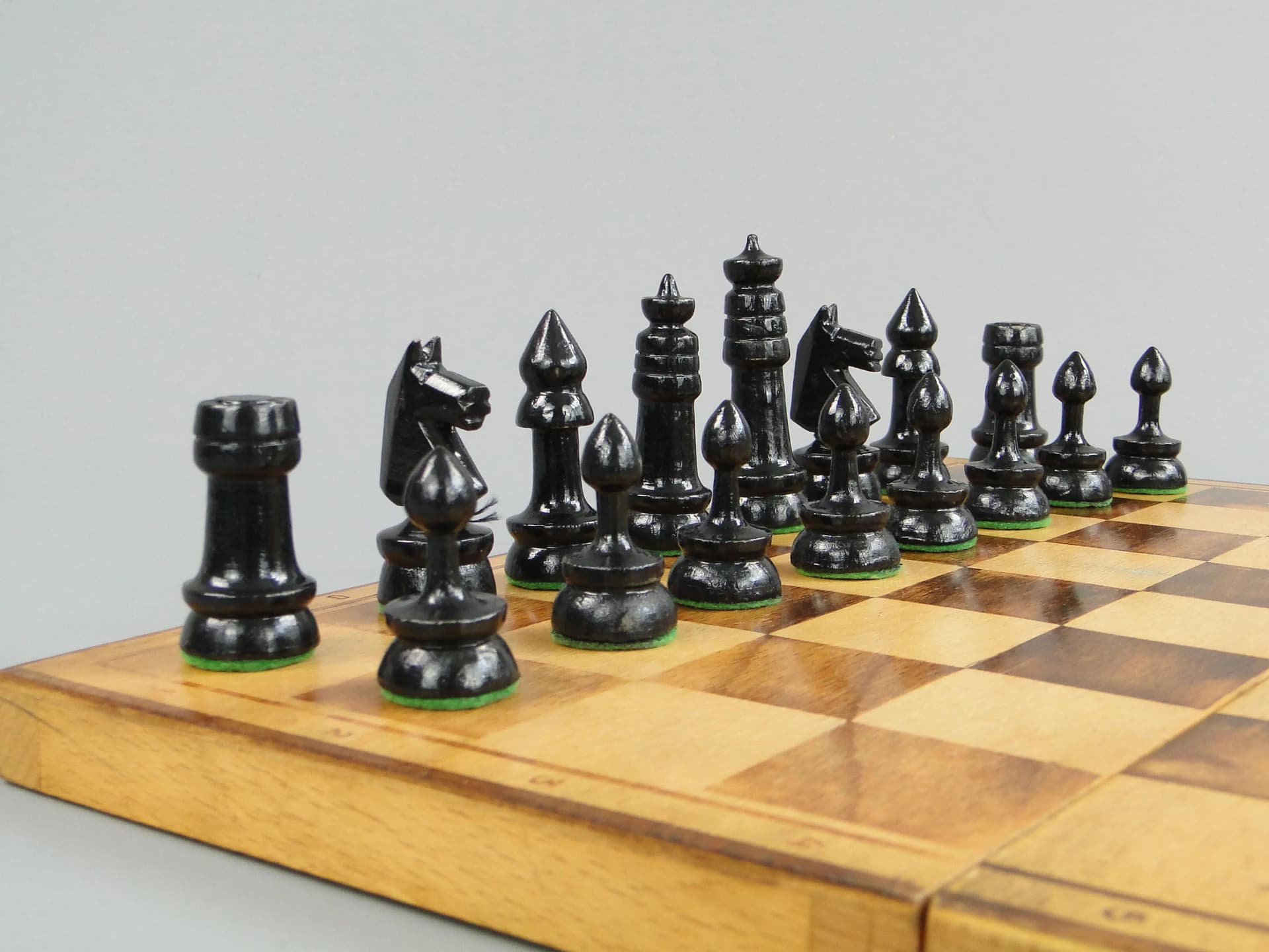 Komplet szachów, drewno brązowy jasny, Polska, lata 60. - 11219