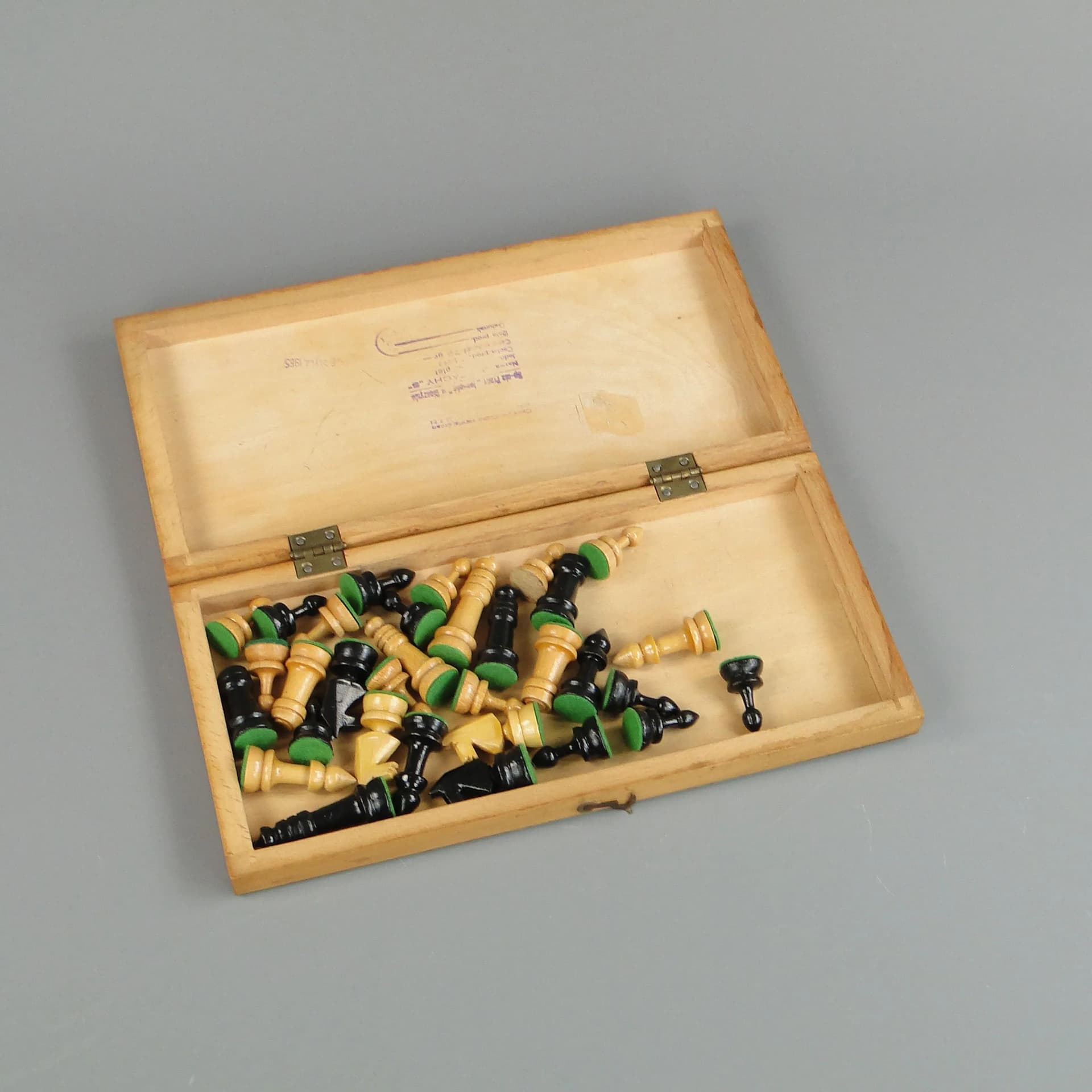 Komplet szachów, drewno brązowy jasny, Polska, lata 60. - 11214