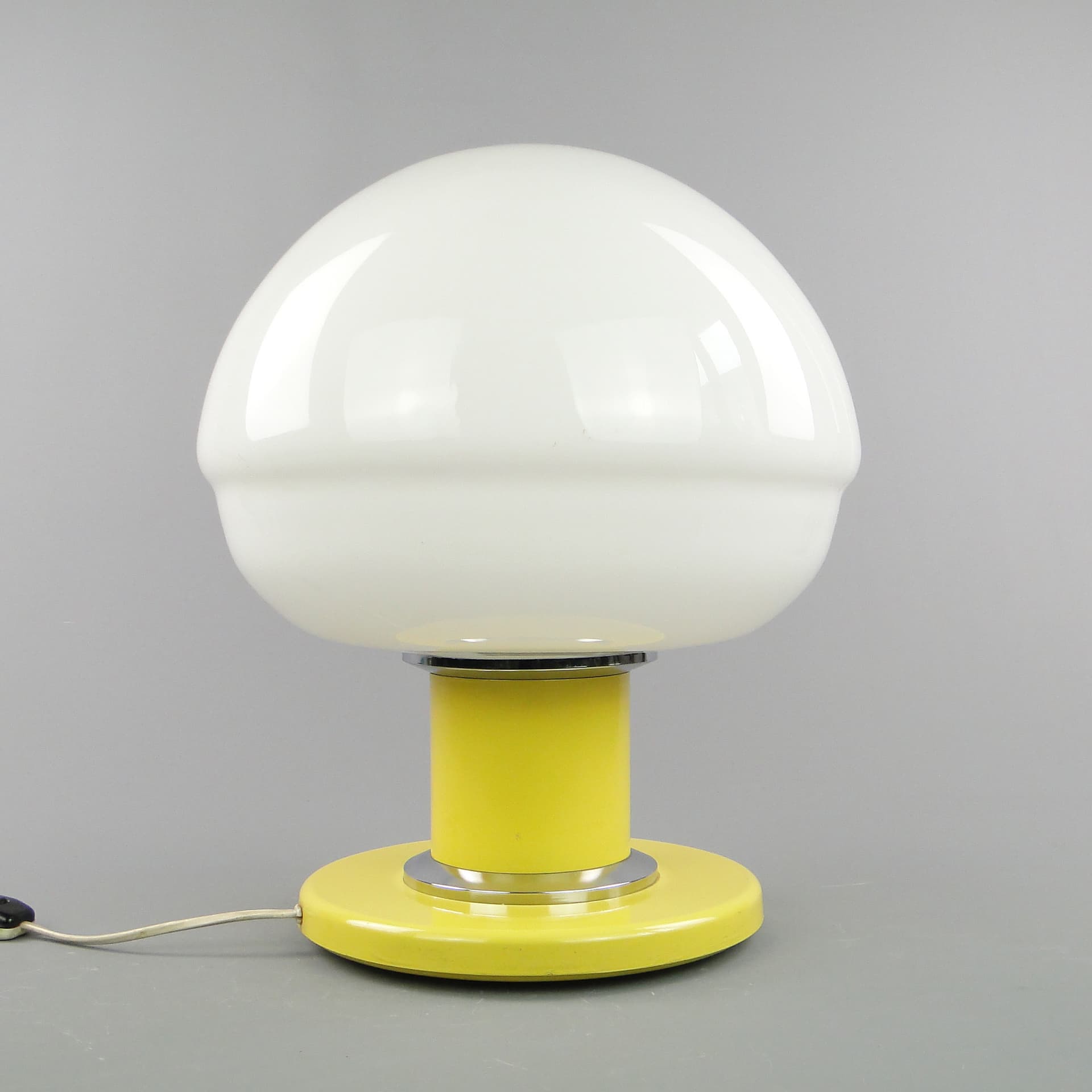 Lampa stołowa Emma, żółty, szkło biały, stal żółty, chrom, POLAM Bielsko-Biała, Polska, lata 60. - 169120