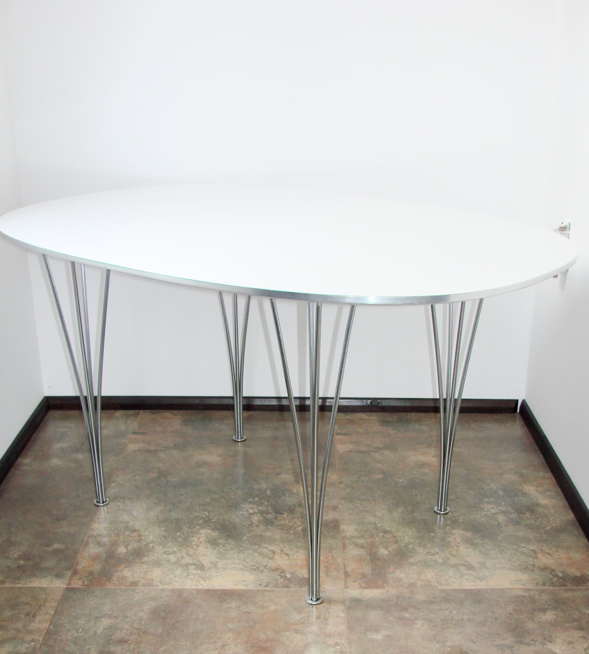 Stół Superellipse 130x90, biały laminat, Fritz Hansen, Dania, lata 90. - 169279