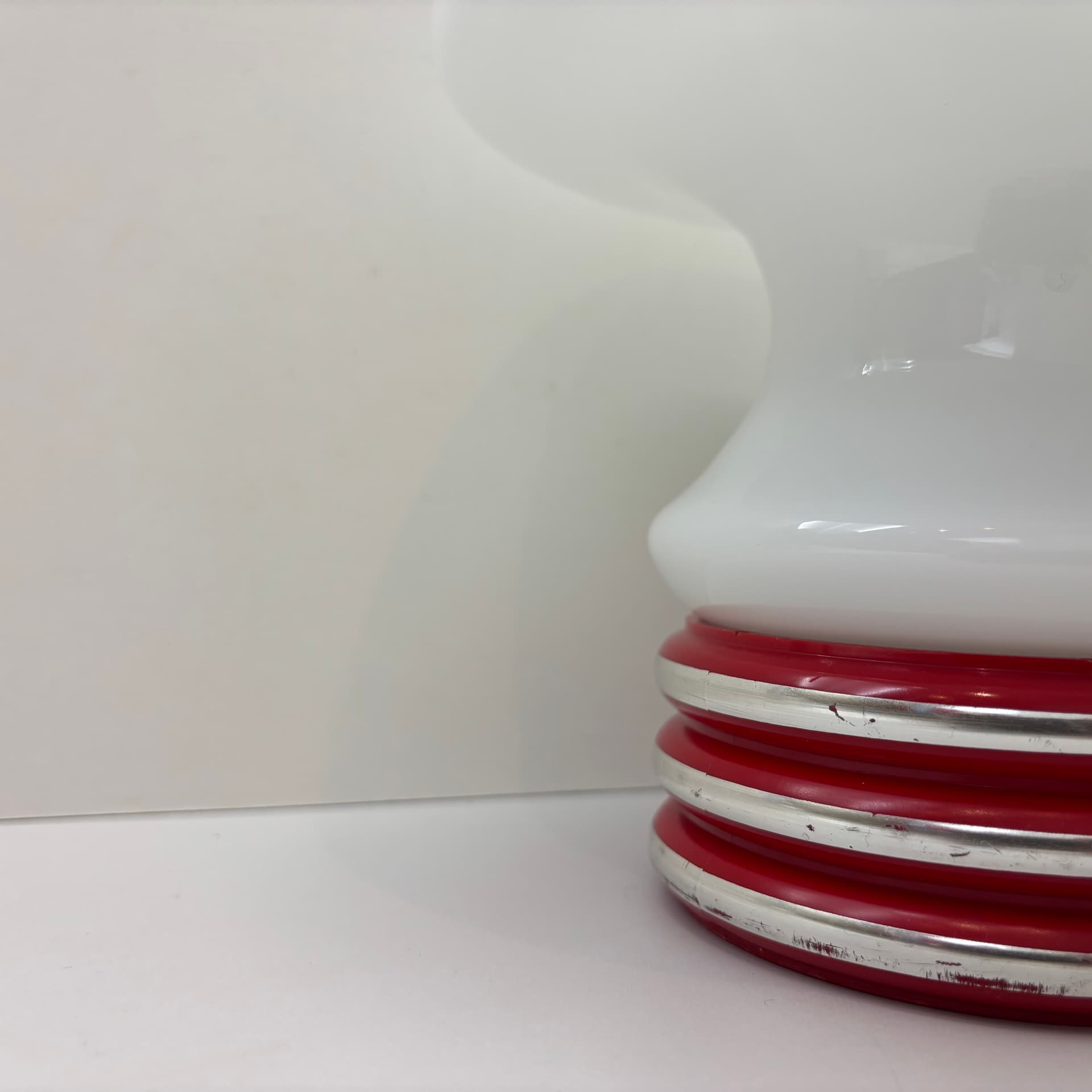 Lampka nocna Space Age, szkło opalowe, plastik czerwony, Niemcy, lata 70. - 169294