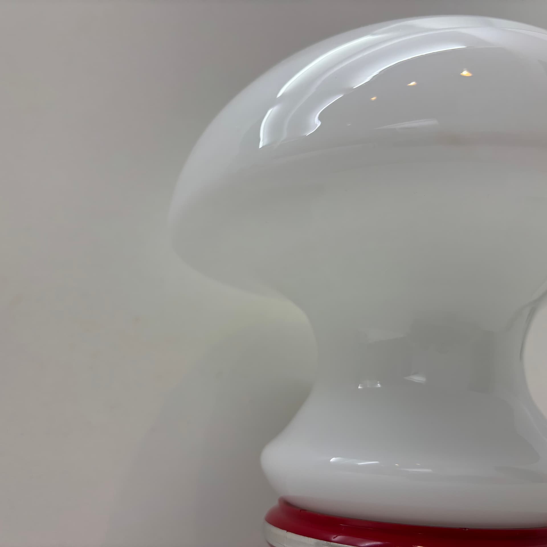 Lampka nocna Space Age, szkło opalowe, plastik czerwony, Niemcy, lata 70. - 169287