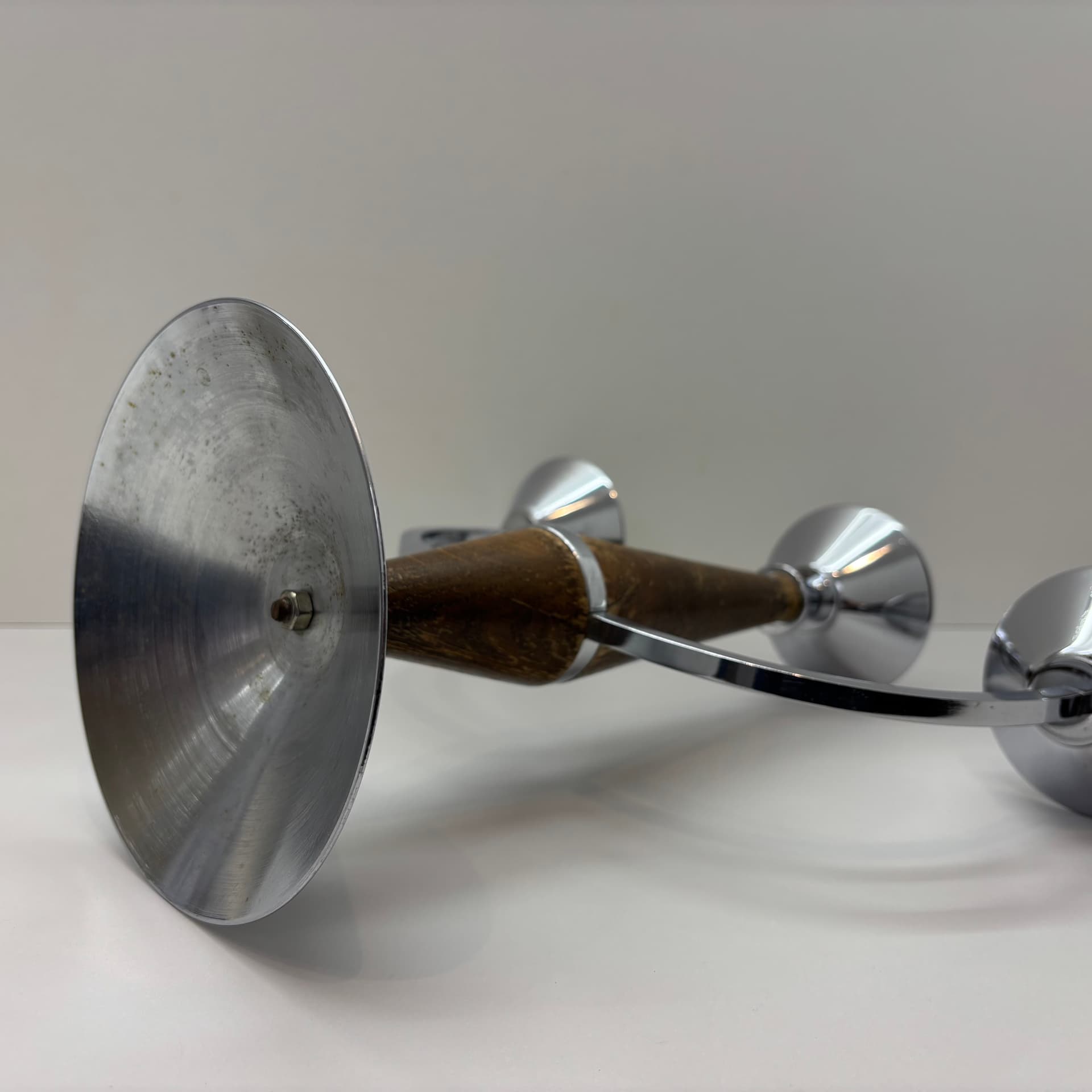 Świecznik Bauhaus, chromowana stal srebrna, drewno brązowe, Niemcy, lata 70. - 169433