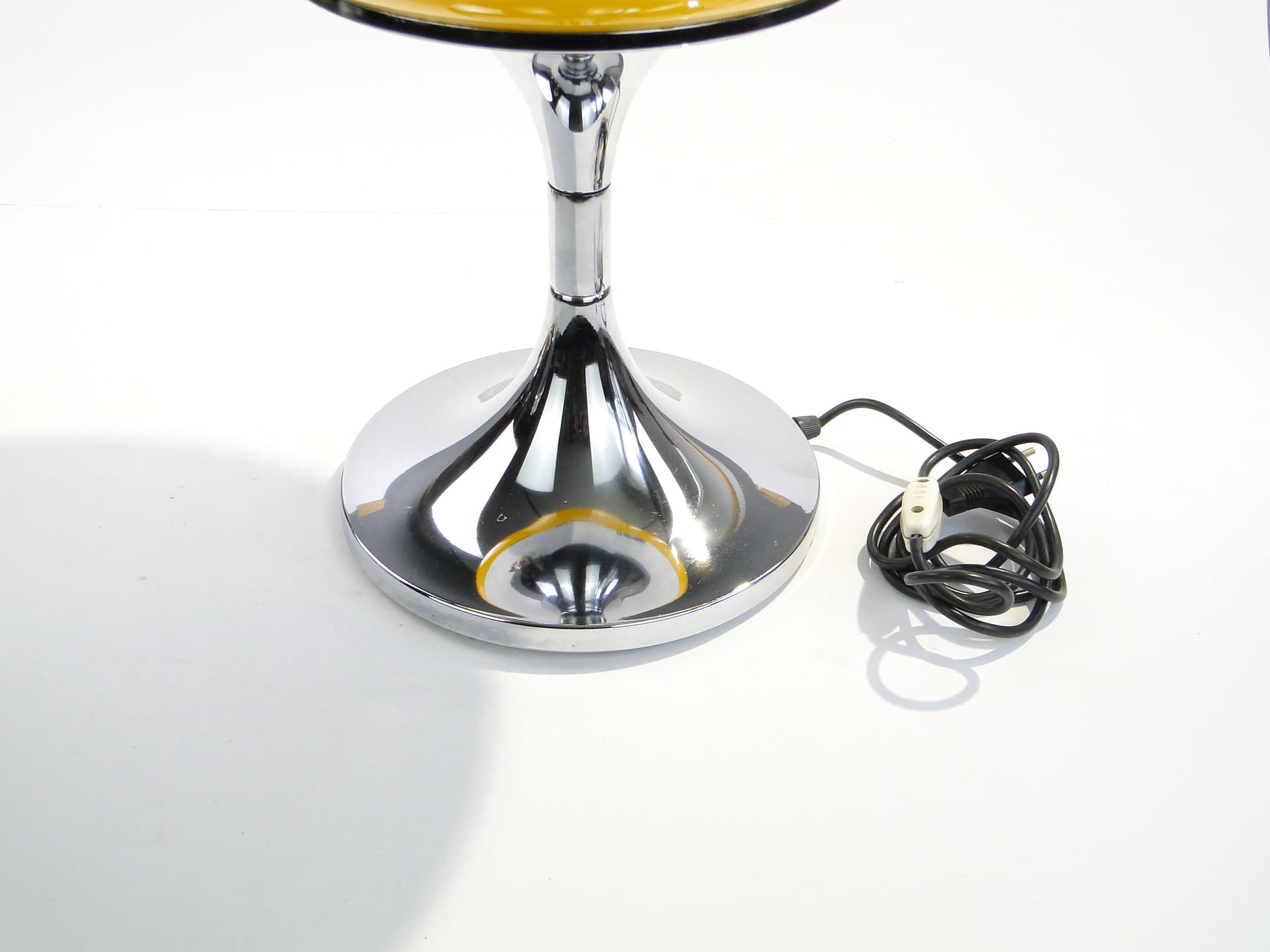 Lampa stołowa Space Age, akryl żółty, stal chromowana, szkło białe, Włochy, lata 70. - 169645