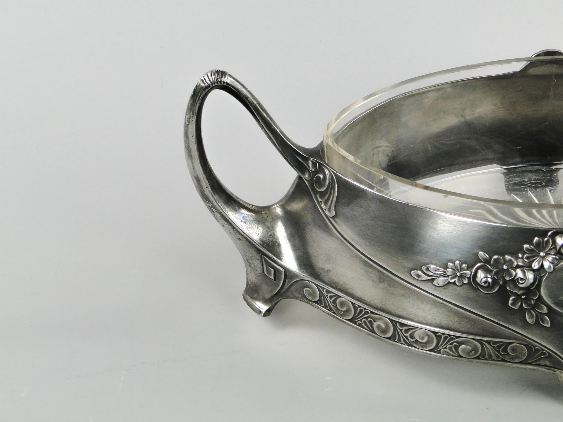 Art Nouveau jardiniere, silvered pewter, crystal glass, Quist, Germany, early 20th c. - 169677