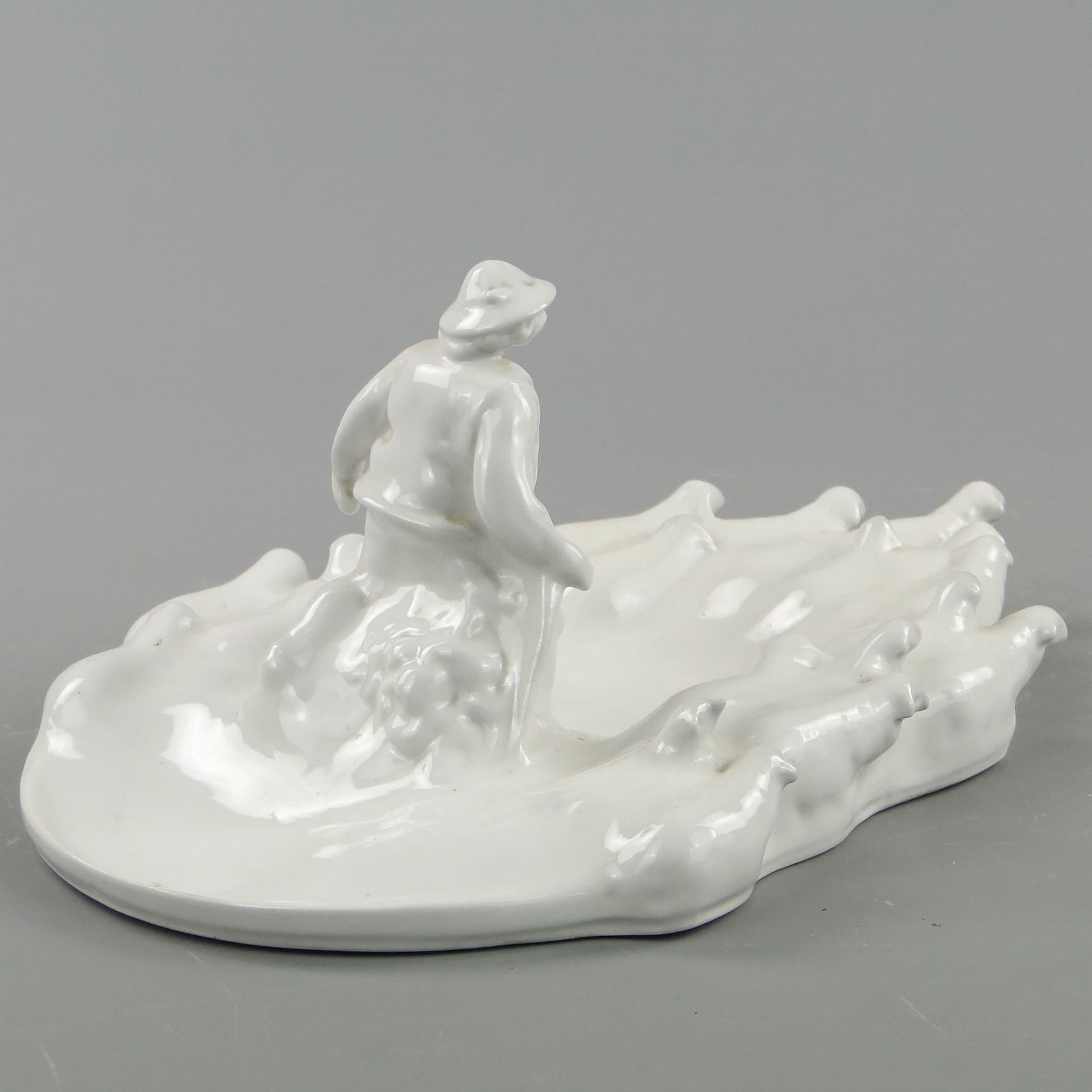 Cardholder Juhas na hali, white porcelain, by F. Kalfas, Ćmielów, Poland, 1940s. - 169723